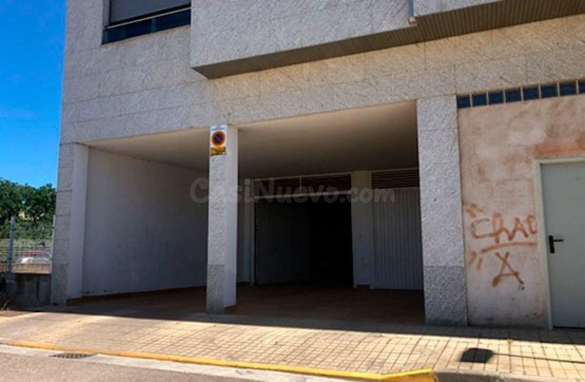 ALQUILER PLAZA DE PARKING EN FLORES DEL SIL - foto 3