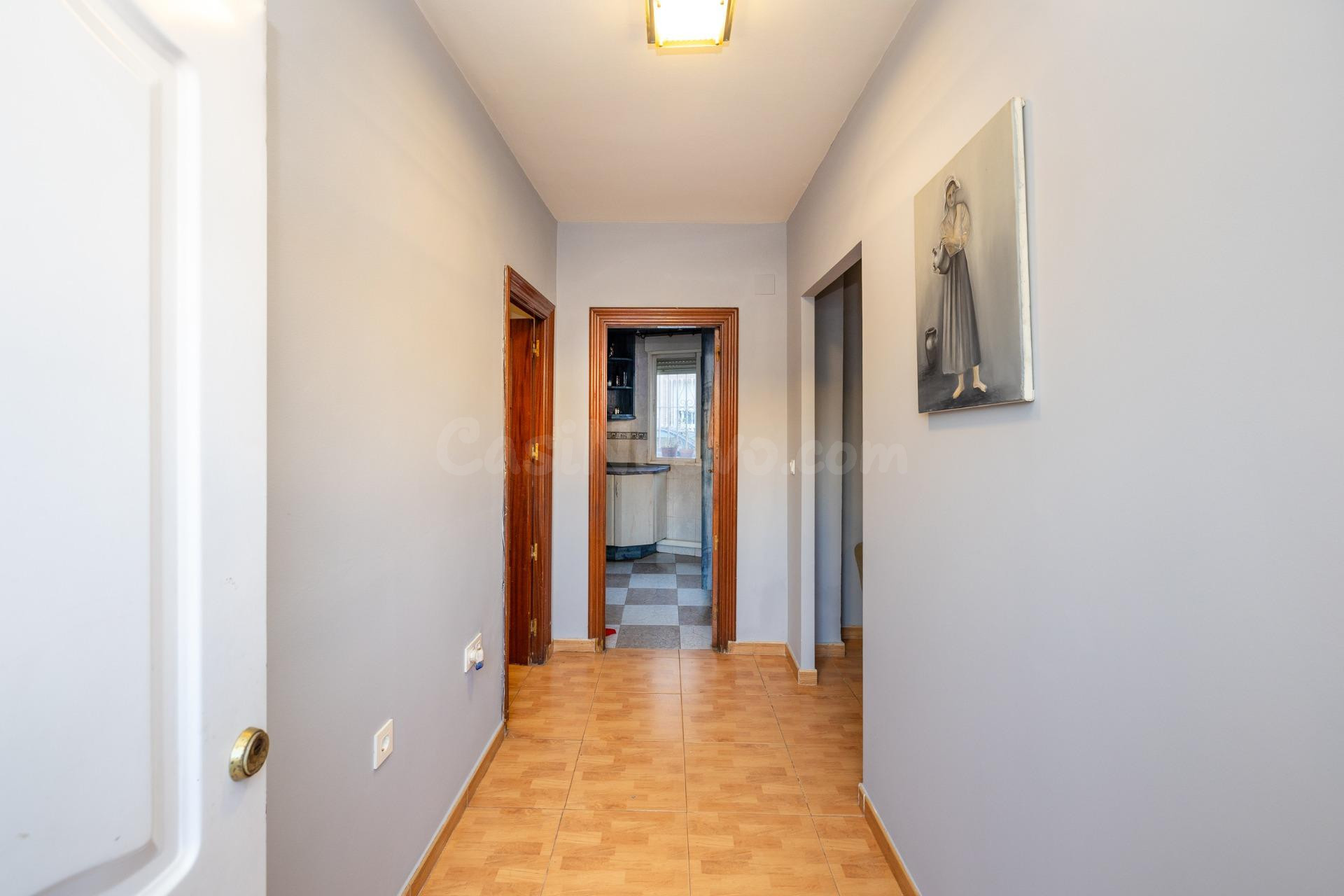 CASA CON ESTUPENDA UBICACIÓN EN ARMILLA. AVENIDA DE LOS OGÍJ - foto 4