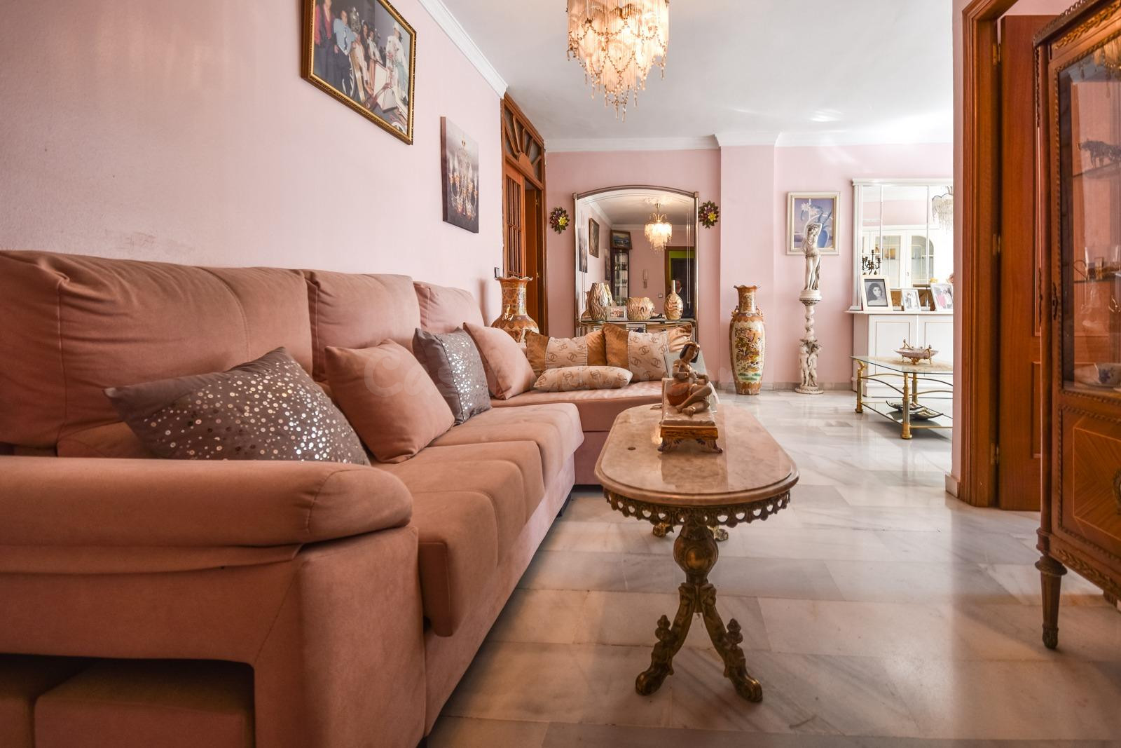 EDIFICIO EN VENTA, 2 GARAJES, 2 PISOS, TERRAZA SOLARIUM, EN  - foto 5