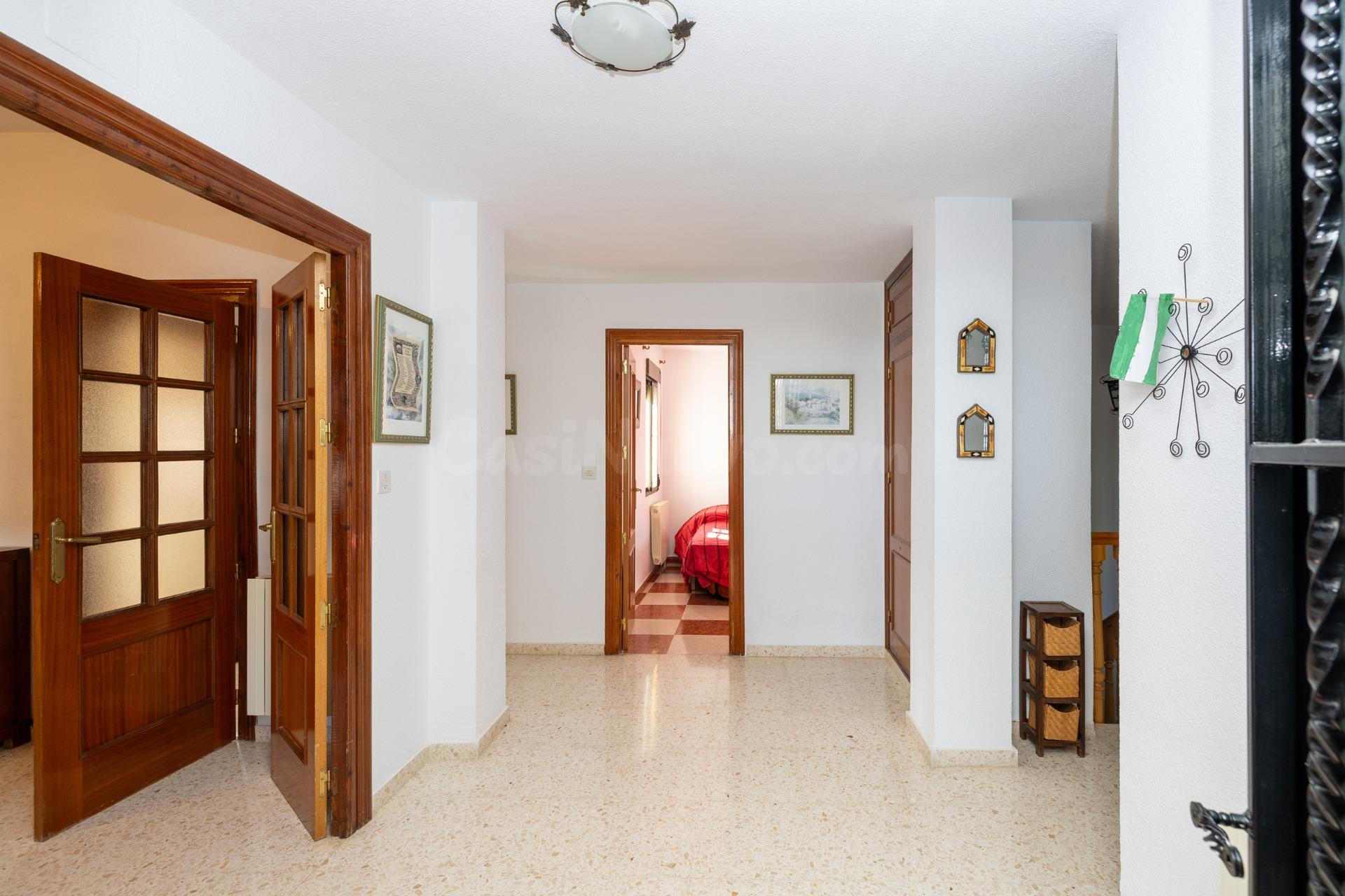 Estupendo chalet en urbanización Los Alixares de Otura - foto 5