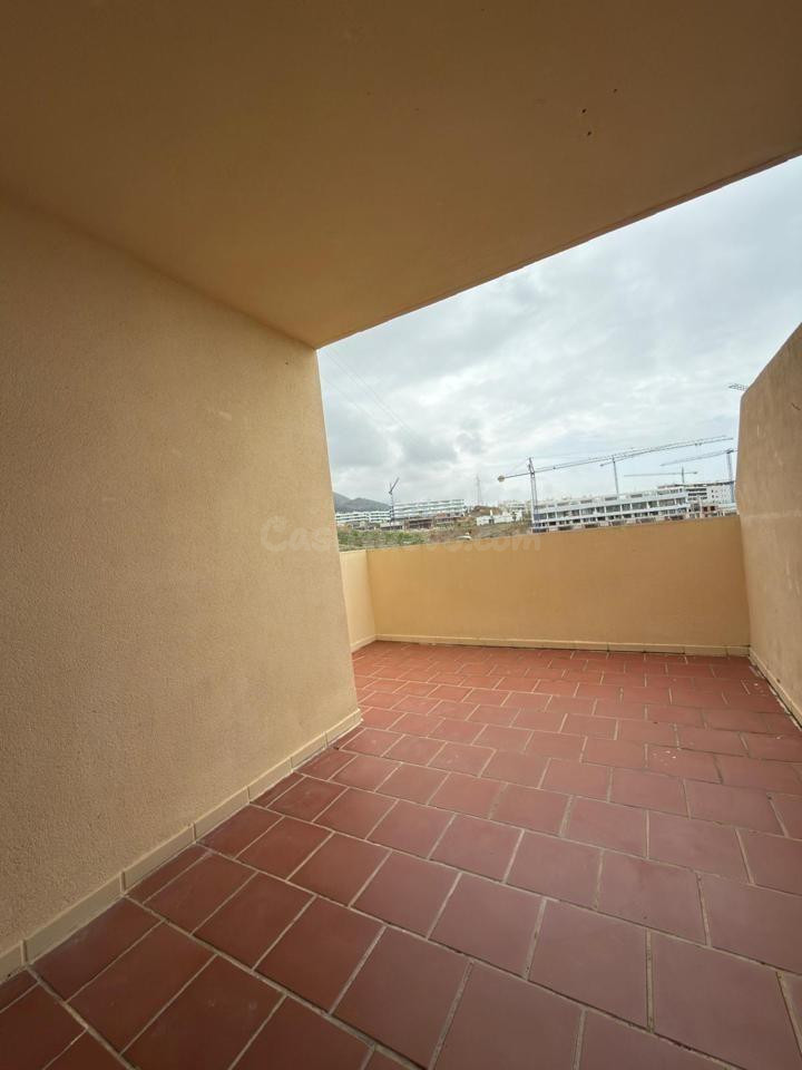 Dúplex con vistas al mar y gran potencial en Torreblanca, Fu - foto 4