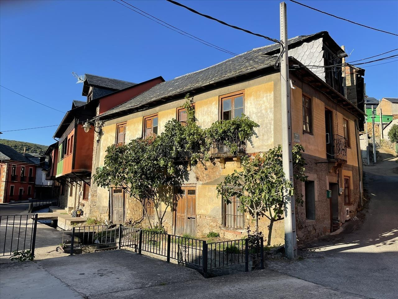 CASA PARA REFORMAR EN FOLGOSO DE LA RIBERA