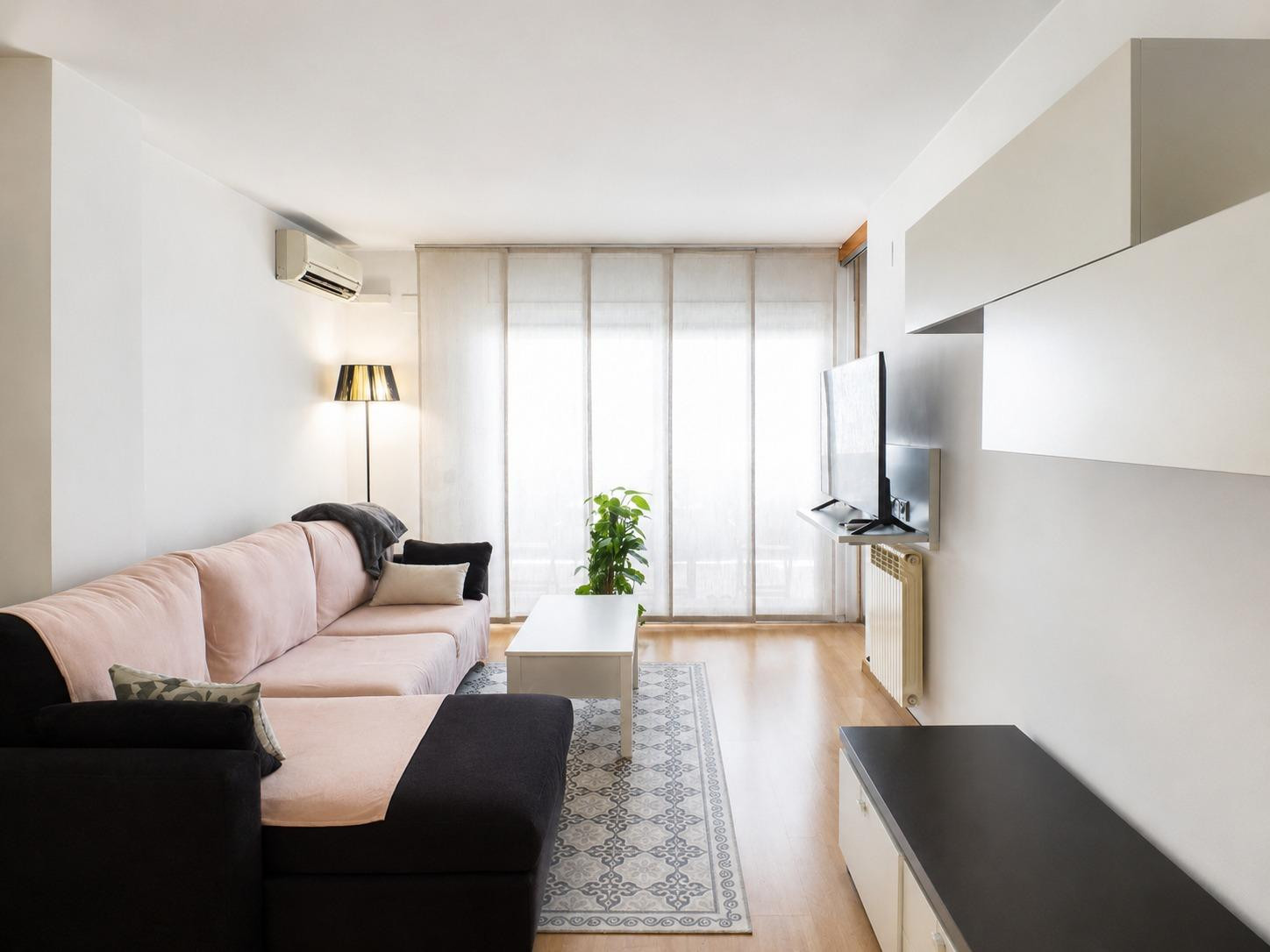Amplia vivienda seminueva con dos terrazas, zona comunitaria