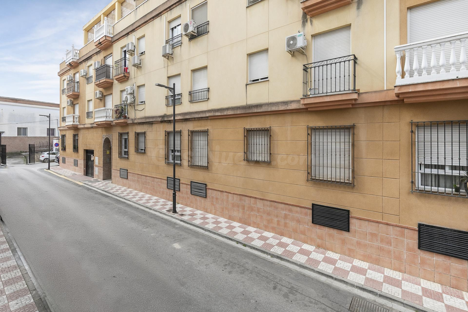 Se vende VPO en Pinos Puente - Junto al cuartel de la Guardi
