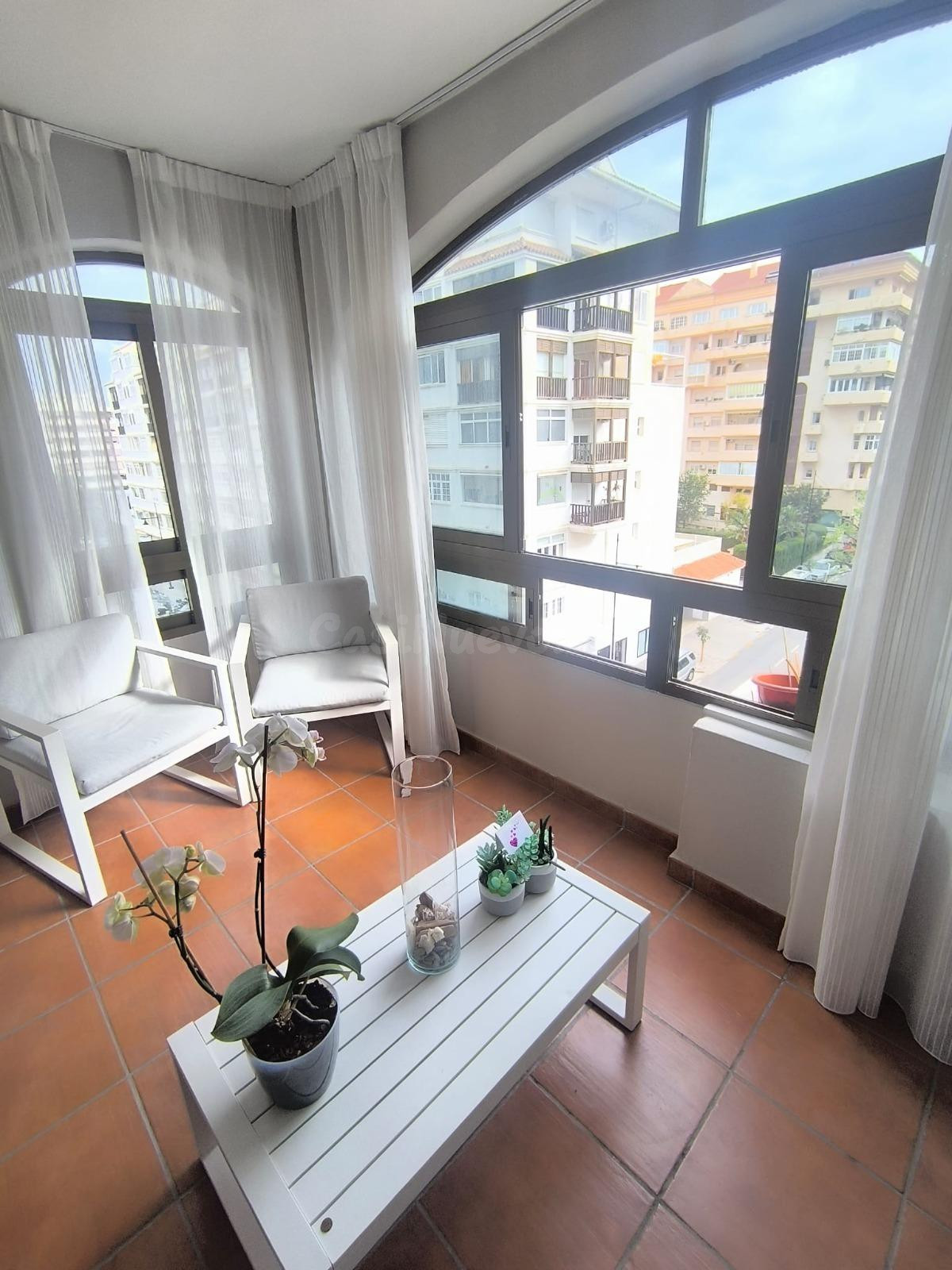 Amplio y Luminoso Apartamento de 3 habitaciones en Excelente - foto 3