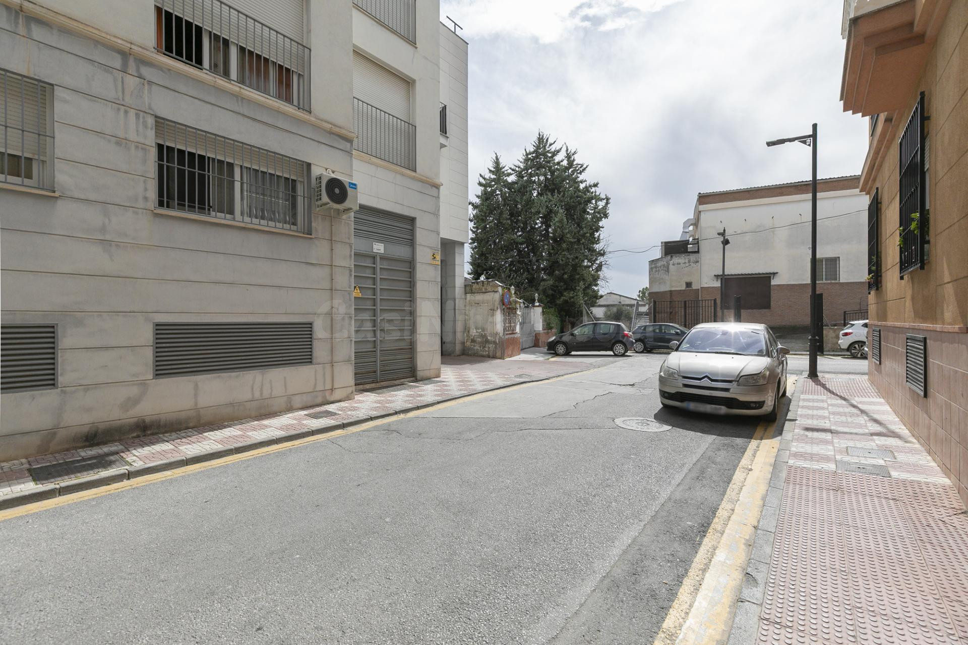 SE VENDE PISO VPO EN PINOS PUENTE – JUNTO AL CUARTEL DE LA G