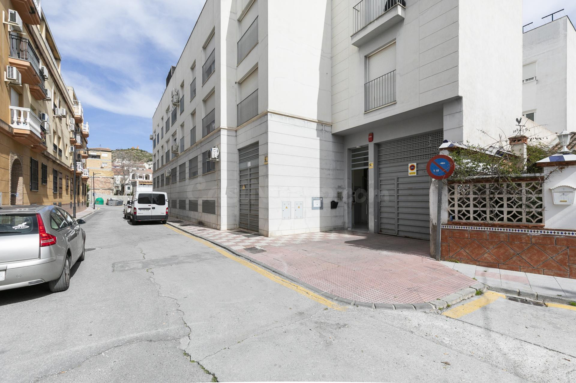 SE VENDE PISO VPO EN PINOS PUENTE – JUNTO AL CUARTEL DE LA G - foto 2