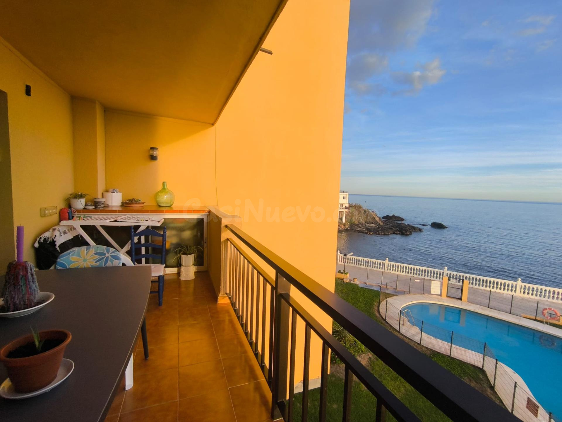 Frontal al Mar: Vivienda Única en Primeraísima Línea con Vis - foto 5