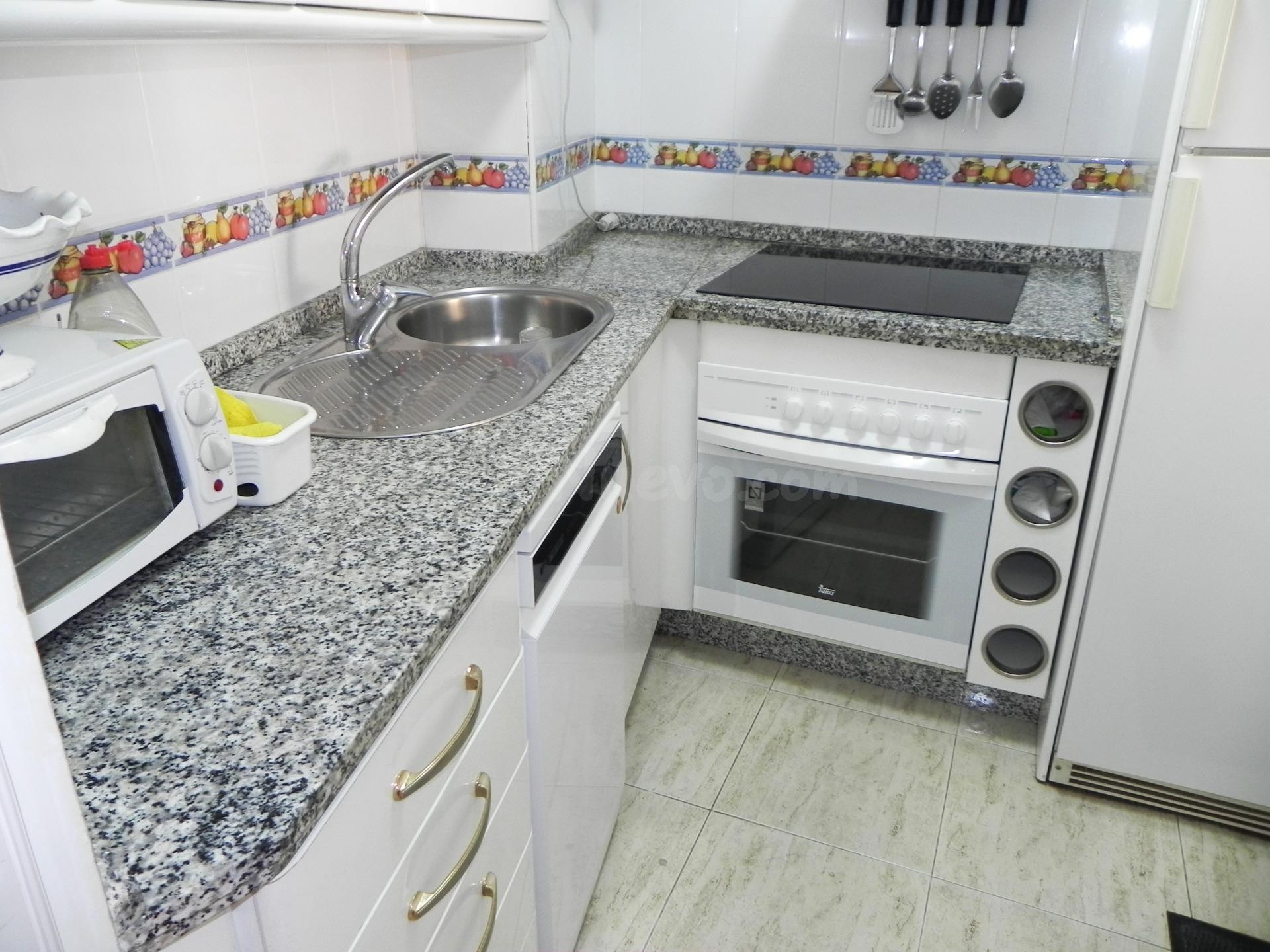 APARTAMENTO EN EL PASAJE DE LOS AZAHARES