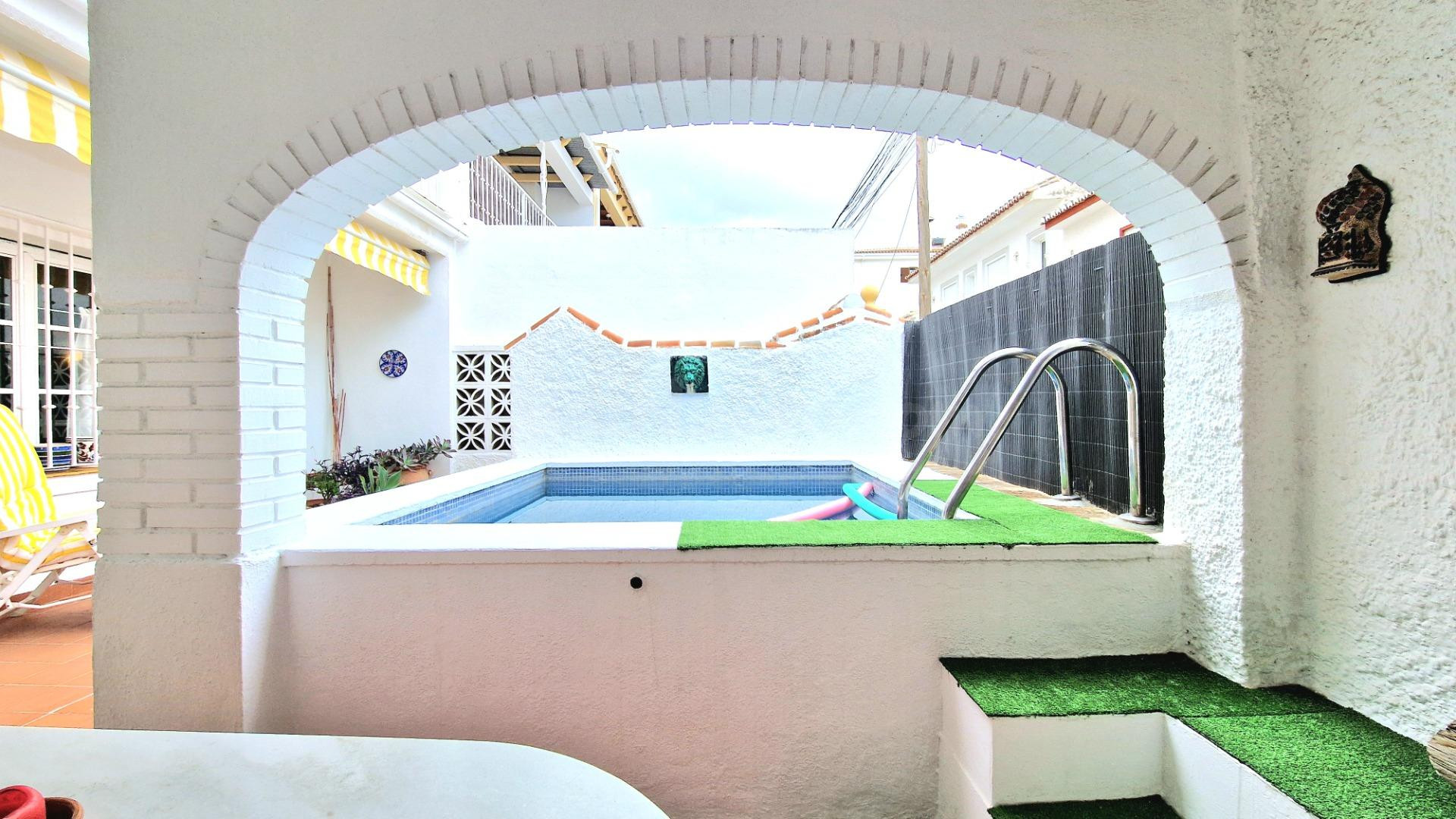 BENALMADENA ES UN PARAISO Y ALLI TU CASA ADOSADA TE ESPERA - foto 2