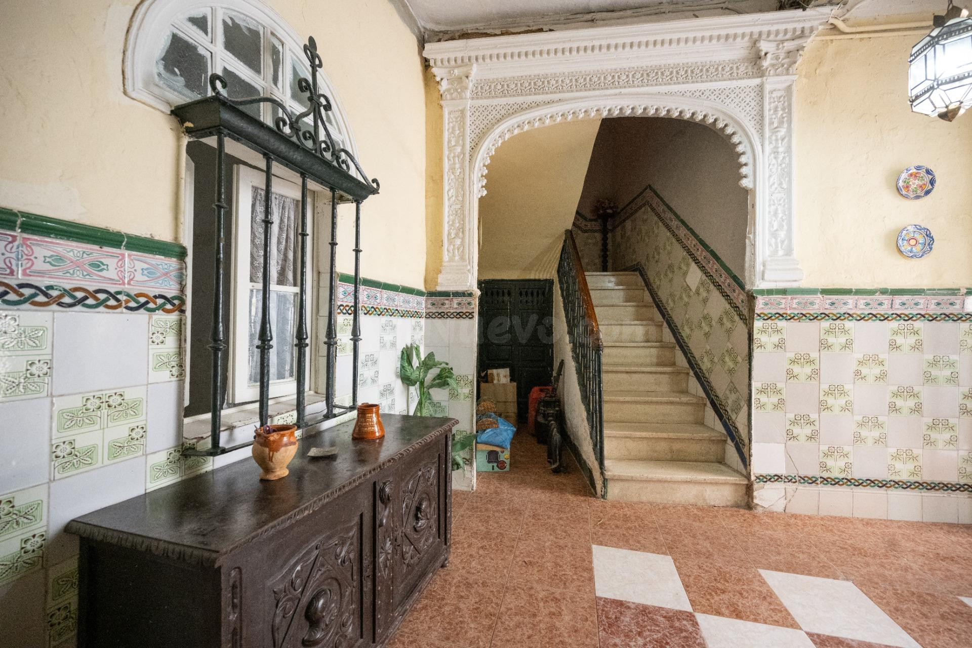 EDIFICIO COMPLETO EN EL BARRIO DE FERIA – GRAN OPORTUNIDAD D - foto 4