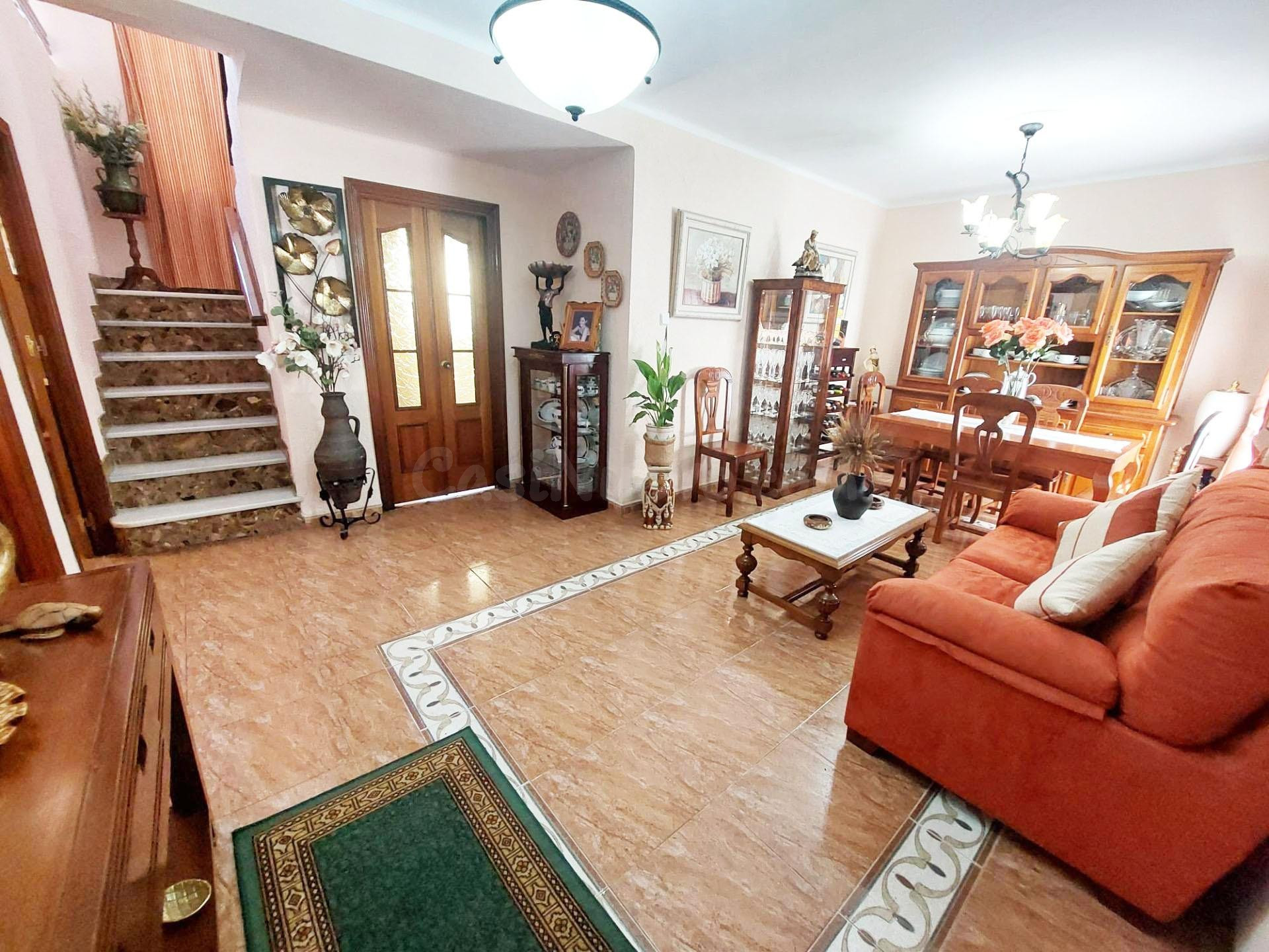 Casa mata 5 dormitorios lista para entrar a vivir en el cent - foto 2