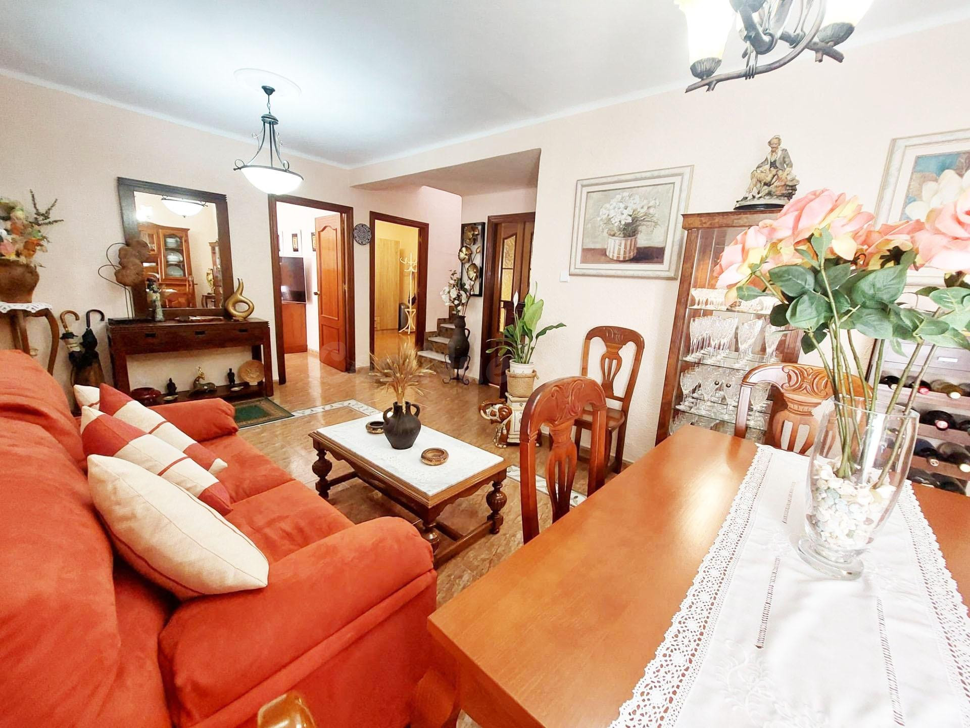 Casa mata 5 dormitorios lista para entrar a vivir en el cent - foto 3