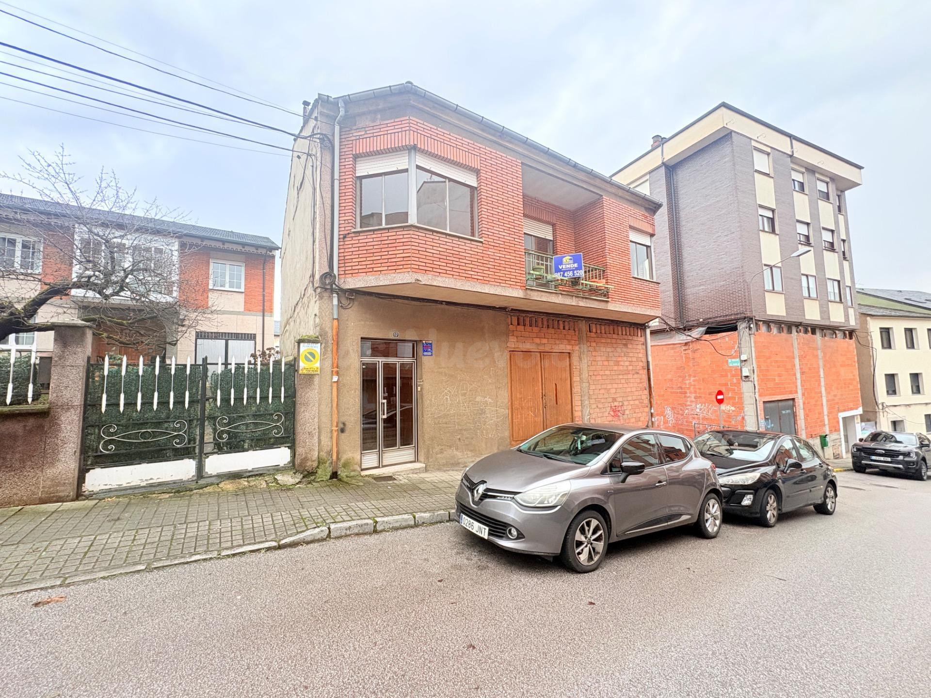 CASA UNIFAMILIAR CON JARDIN DE 258 m2 EN LA ZONA ALTA DE PON - foto 2