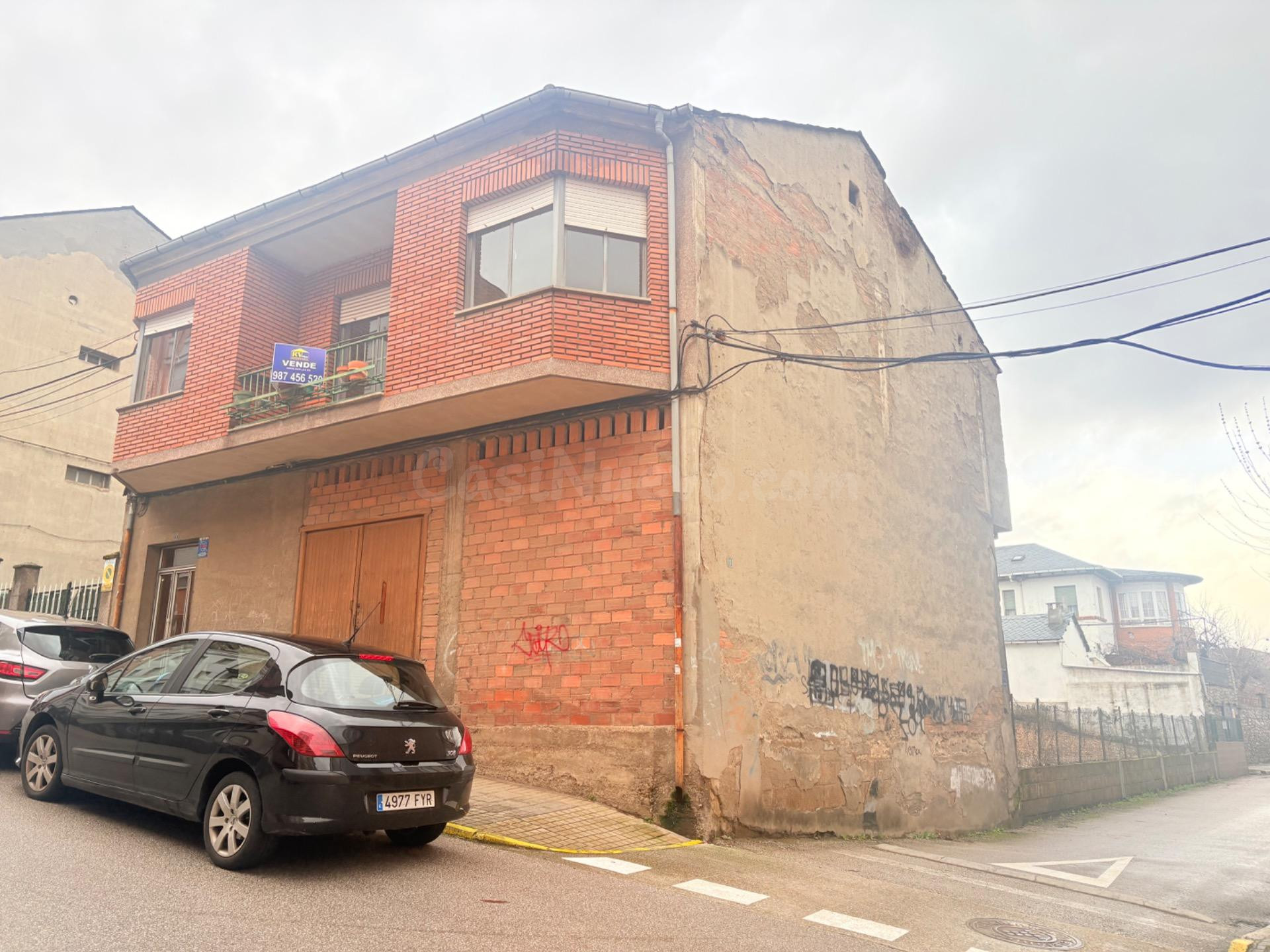 CASA UNIFAMILIAR CON JARDIN DE 258 m2 EN LA ZONA ALTA DE PON - foto 5