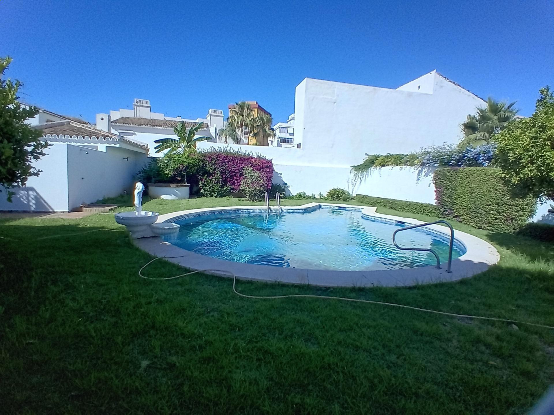 Exclusiva Villa en el Corazón de Fuengirola - foto 3
