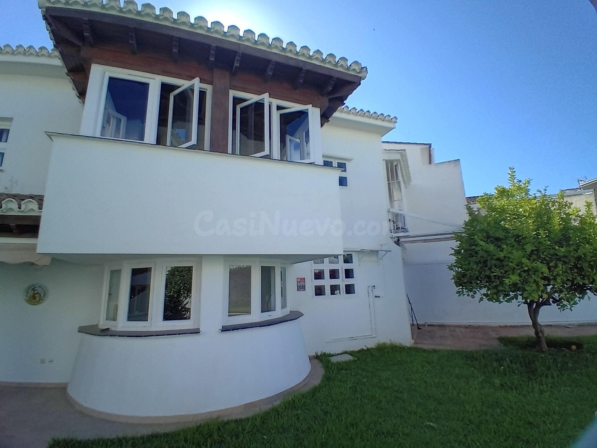 Exclusiva Villa en el Corazón de Fuengirola - foto 4