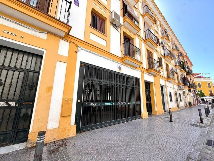 EXCLUSIVO LOCAL COMERCIAL CON AMPLIA FACHADA Y MÁXIMA VISIBI