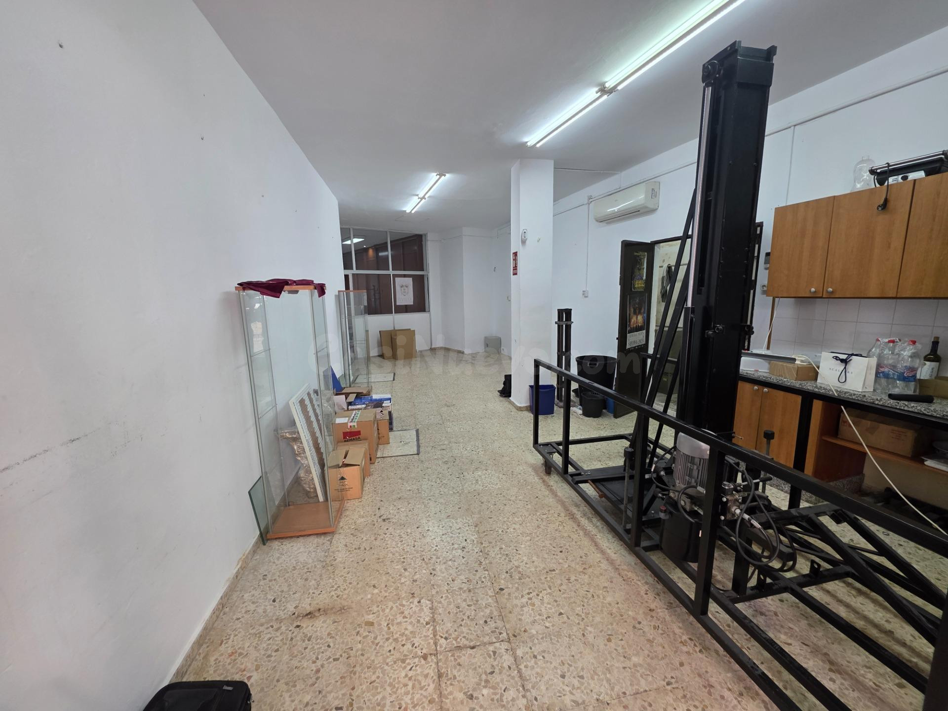 EXCLUSIVO LOCAL COMERCIAL CON AMPLIA FACHADA Y MÁXIMA VISIBI - foto 4