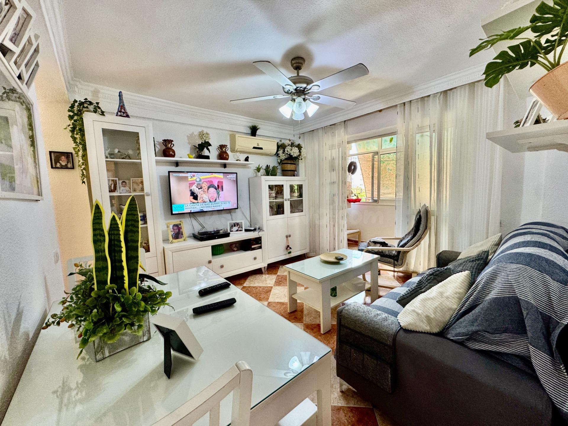 Amplio piso de 3 dormitorios en venta, Málaga