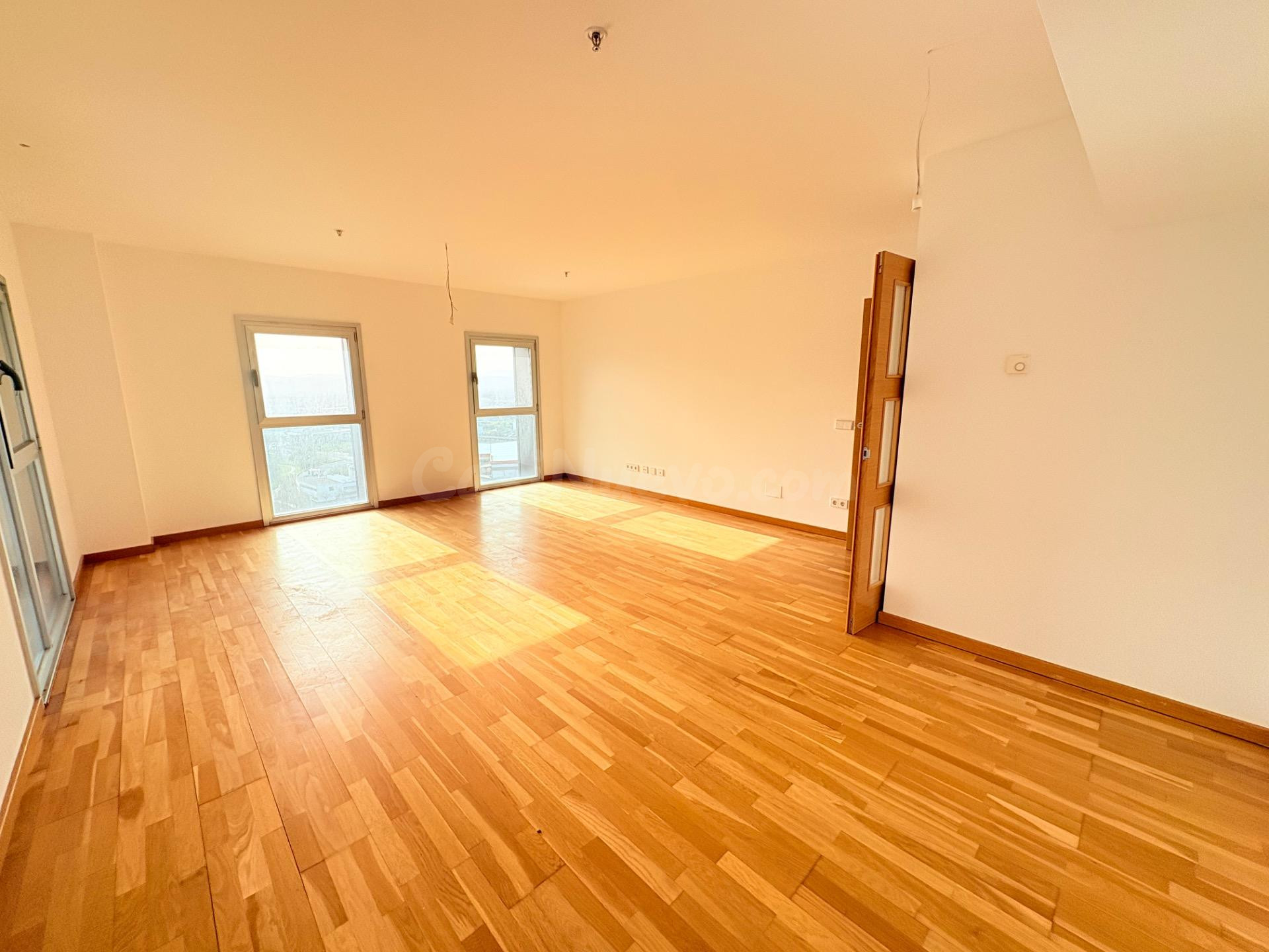 ¡Impresionante Piso Nuevo en la Rosaleda, Ponferrada! ✨