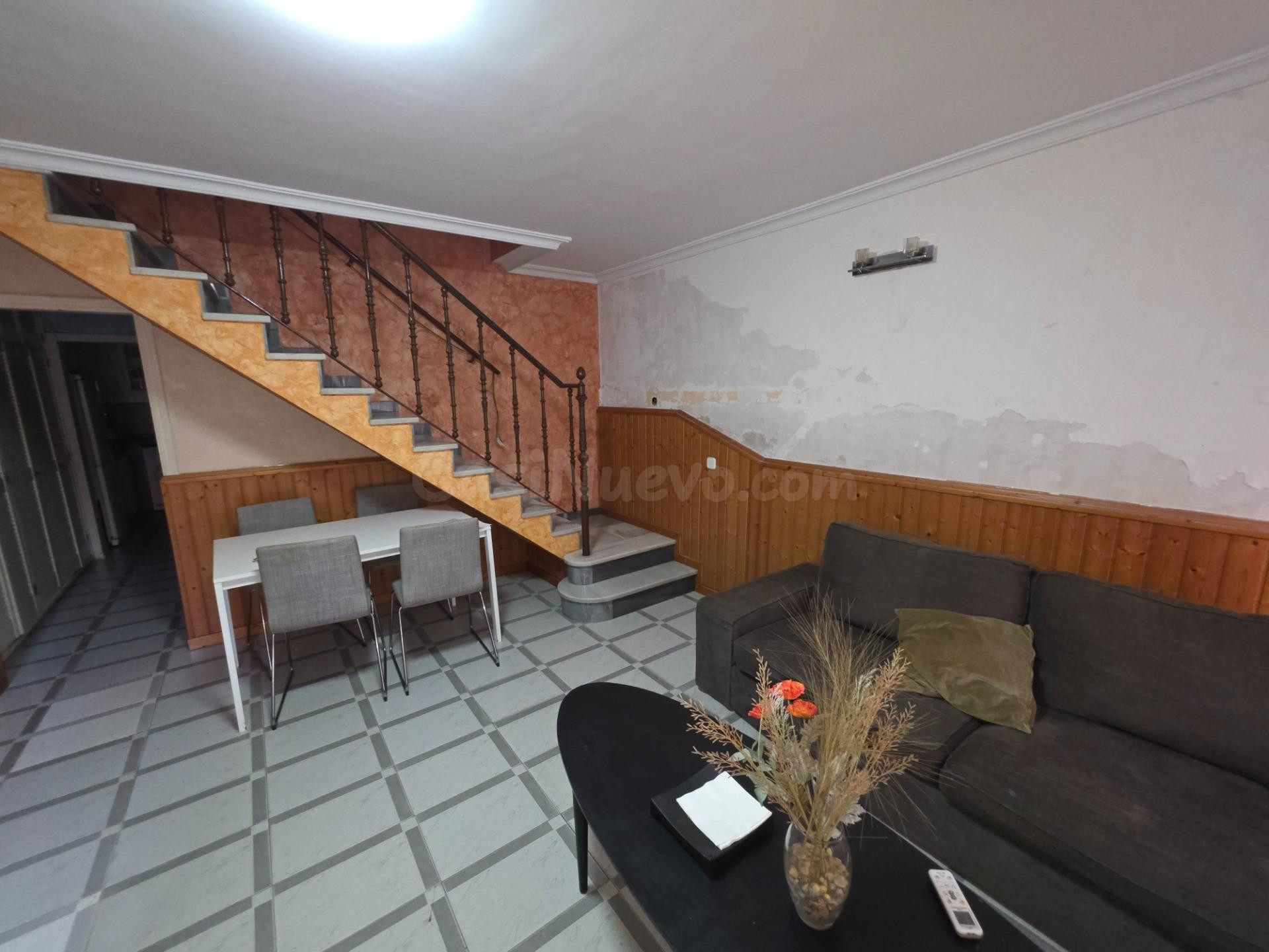 AMPLIA CASA EN VENTA EN CORIA DEL RÍO CON PATIO Y GRAN TERRA - foto 2