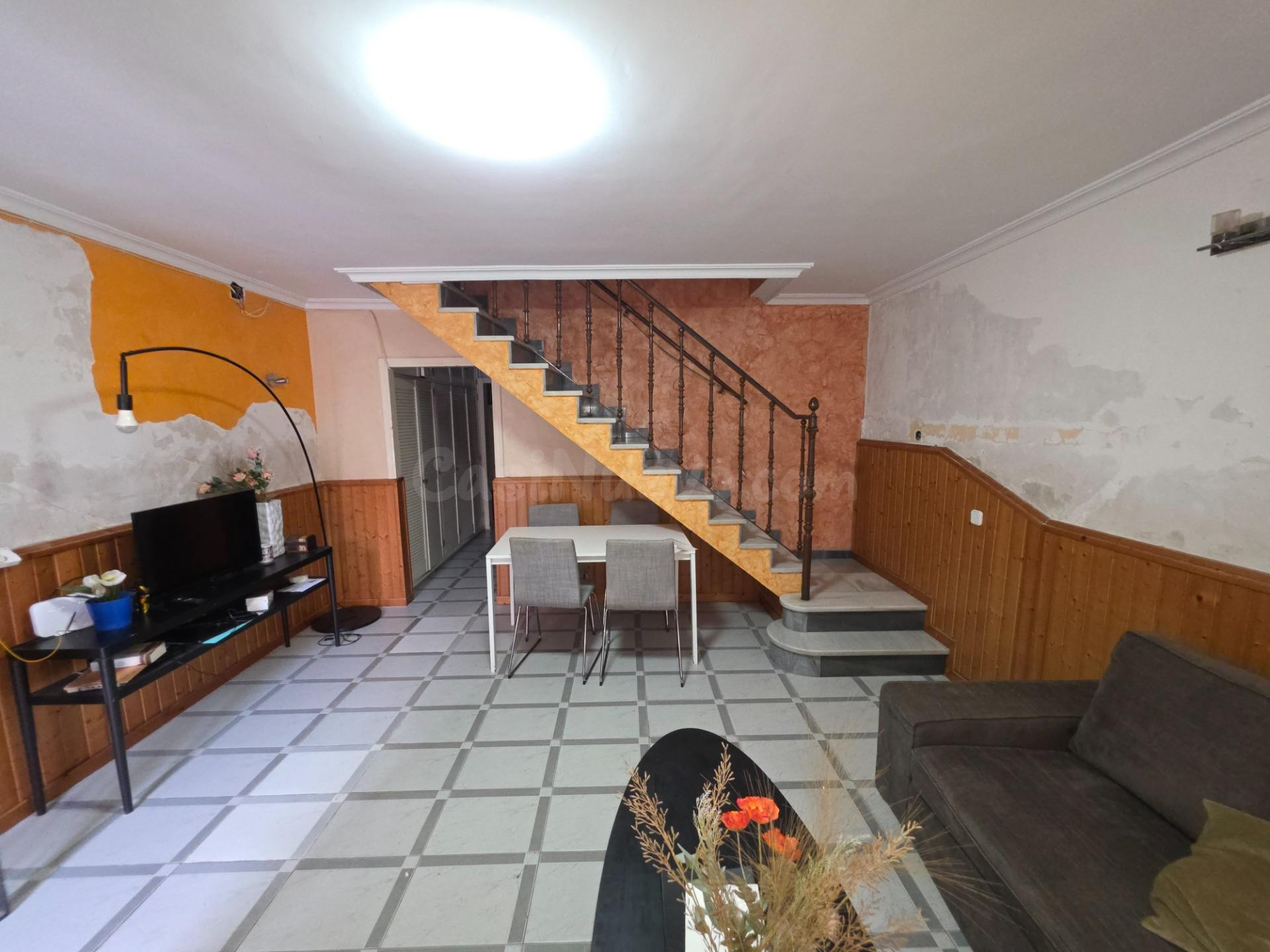 AMPLIA CASA EN VENTA EN CORIA DEL RÍO CON PATIO Y GRAN TERRA - foto 4