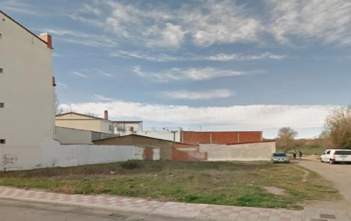 TERRENO URBANO EN LA VEGA-OTERUELO. LEÓN