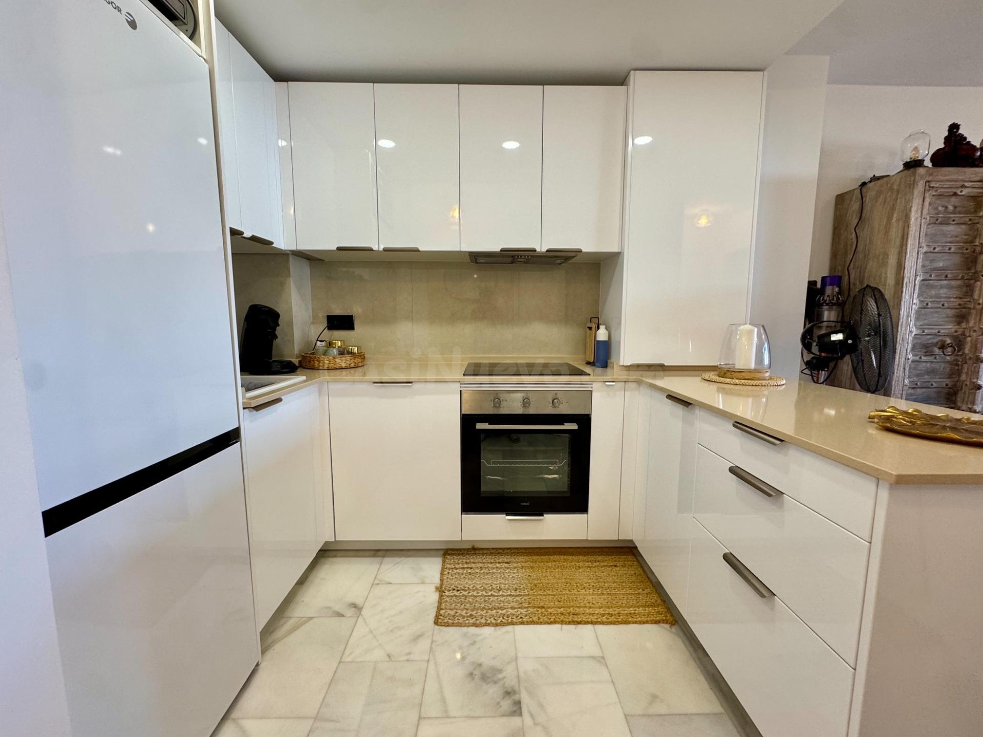 Hermoso piso, reformado y nuevamente amueblado, con vistas e - foto 5