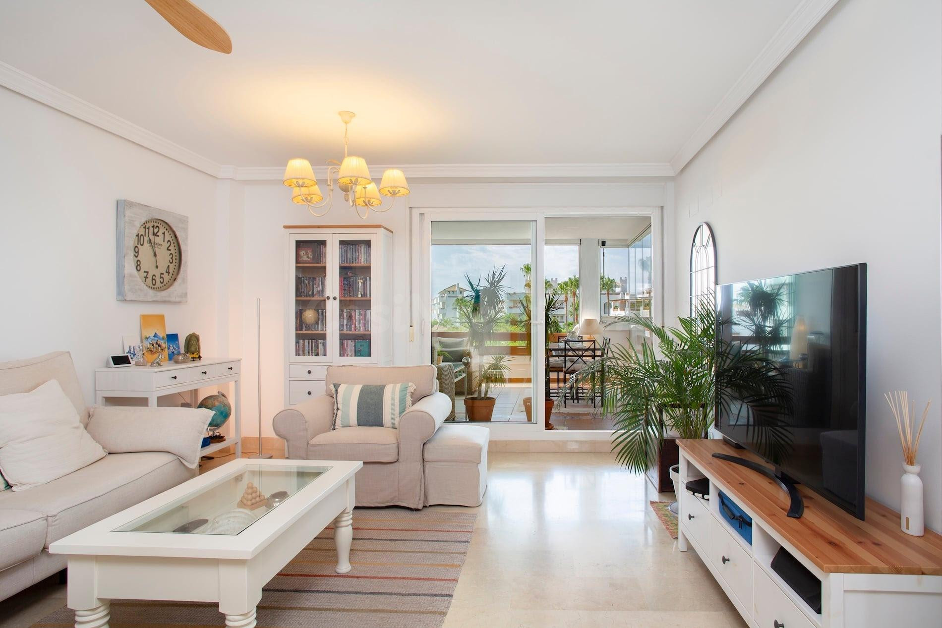 Apartamento luminoso en Selwo Hills, Estepona - foto 3