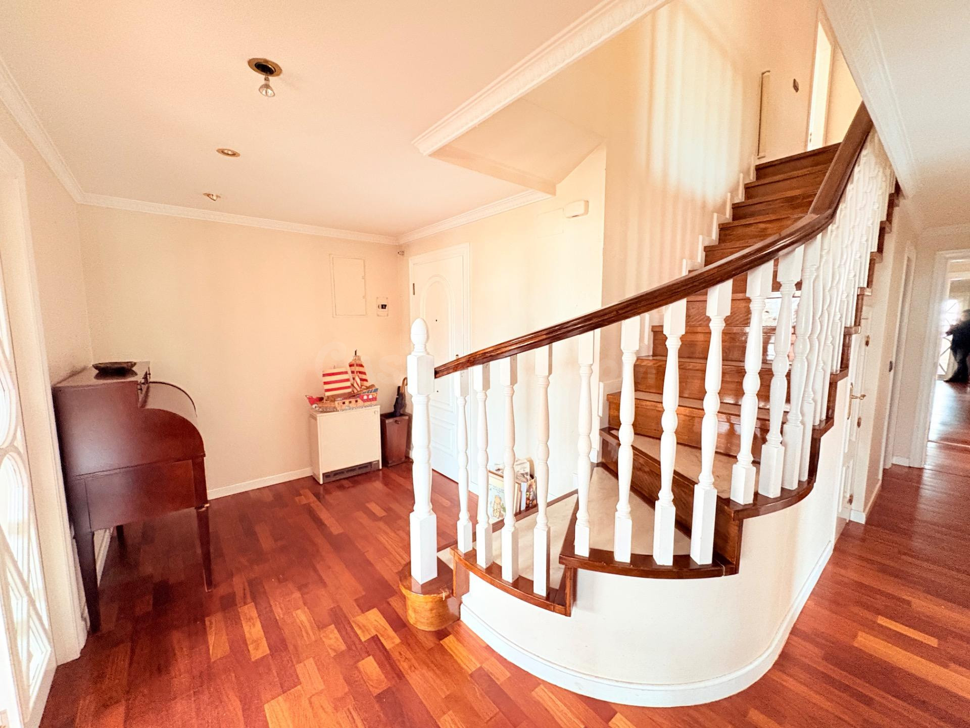 GRAN DUPLEX EN PLENO CENTRO