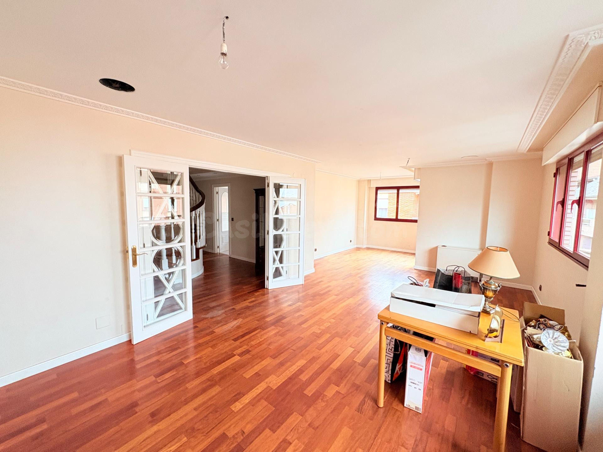 GRAN DUPLEX EN PLENO CENTRO - foto 4