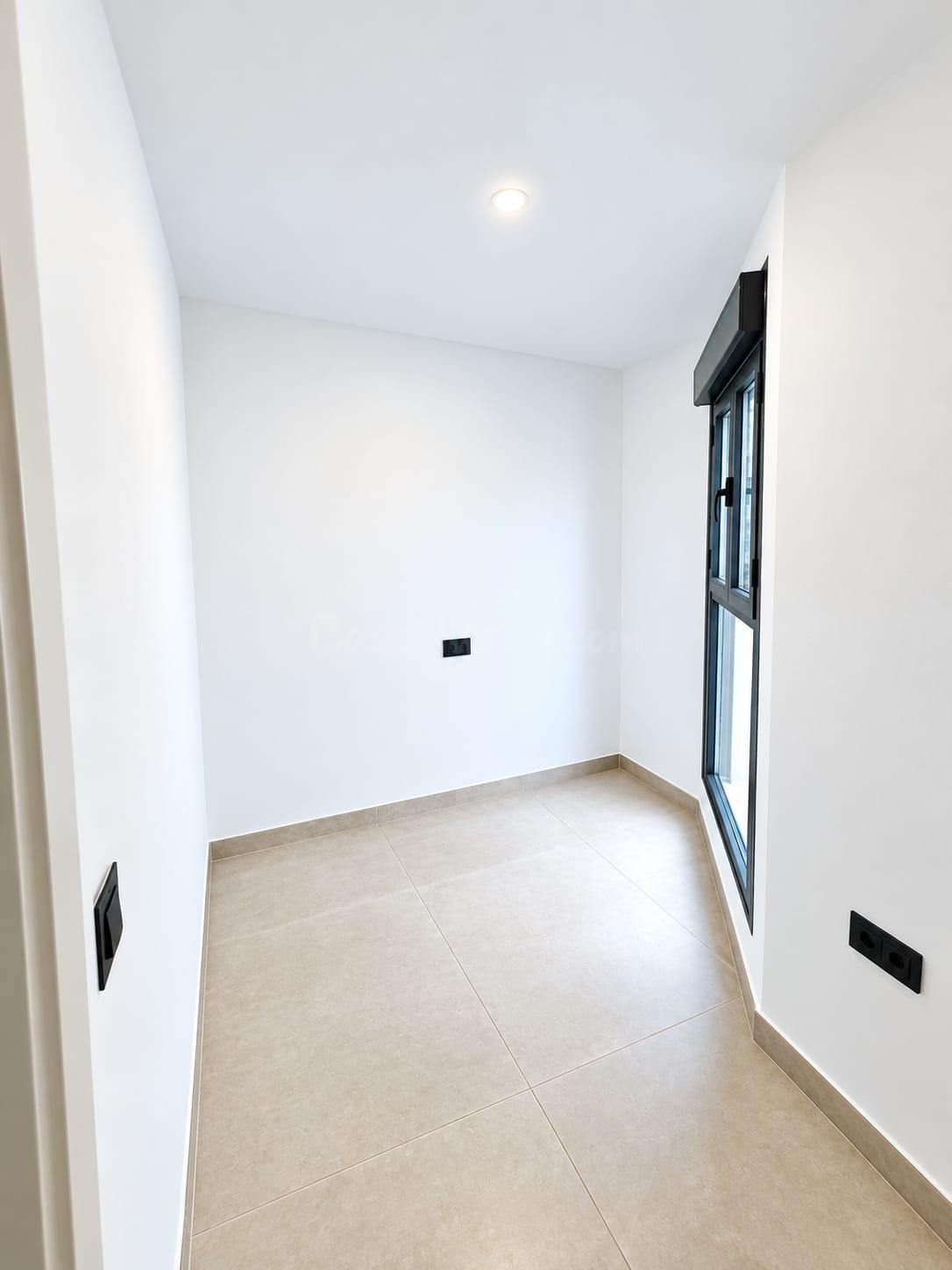 OBRA NUEVA EN PLENO CENTRO DE FUENGIROLA - foto 3