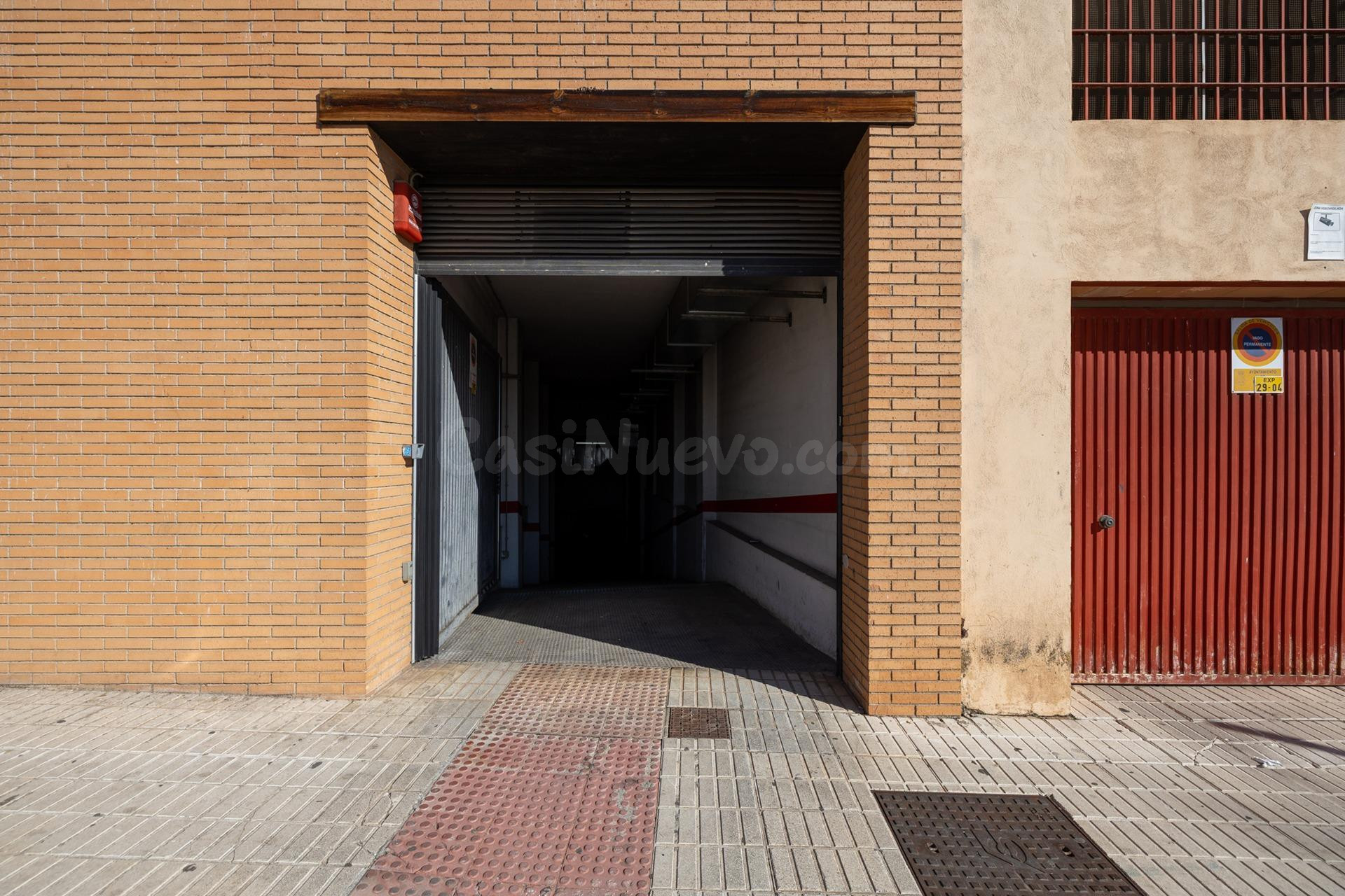️ Plaza de garaje amplia + trastero en Peligros - foto 5