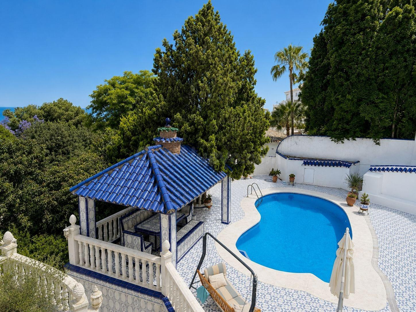 Exclusiva villa con vistas al mar, privacidad y amplios espa - foto 4