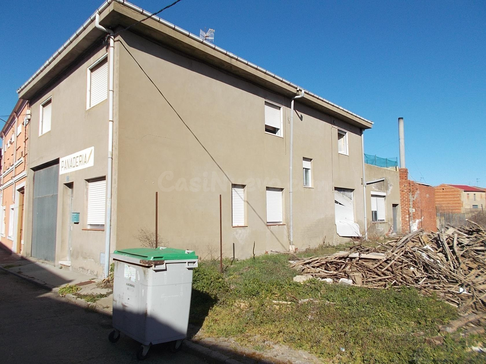 CASA PARA REFORMAR EN BUSTILLO DEL PARAMO