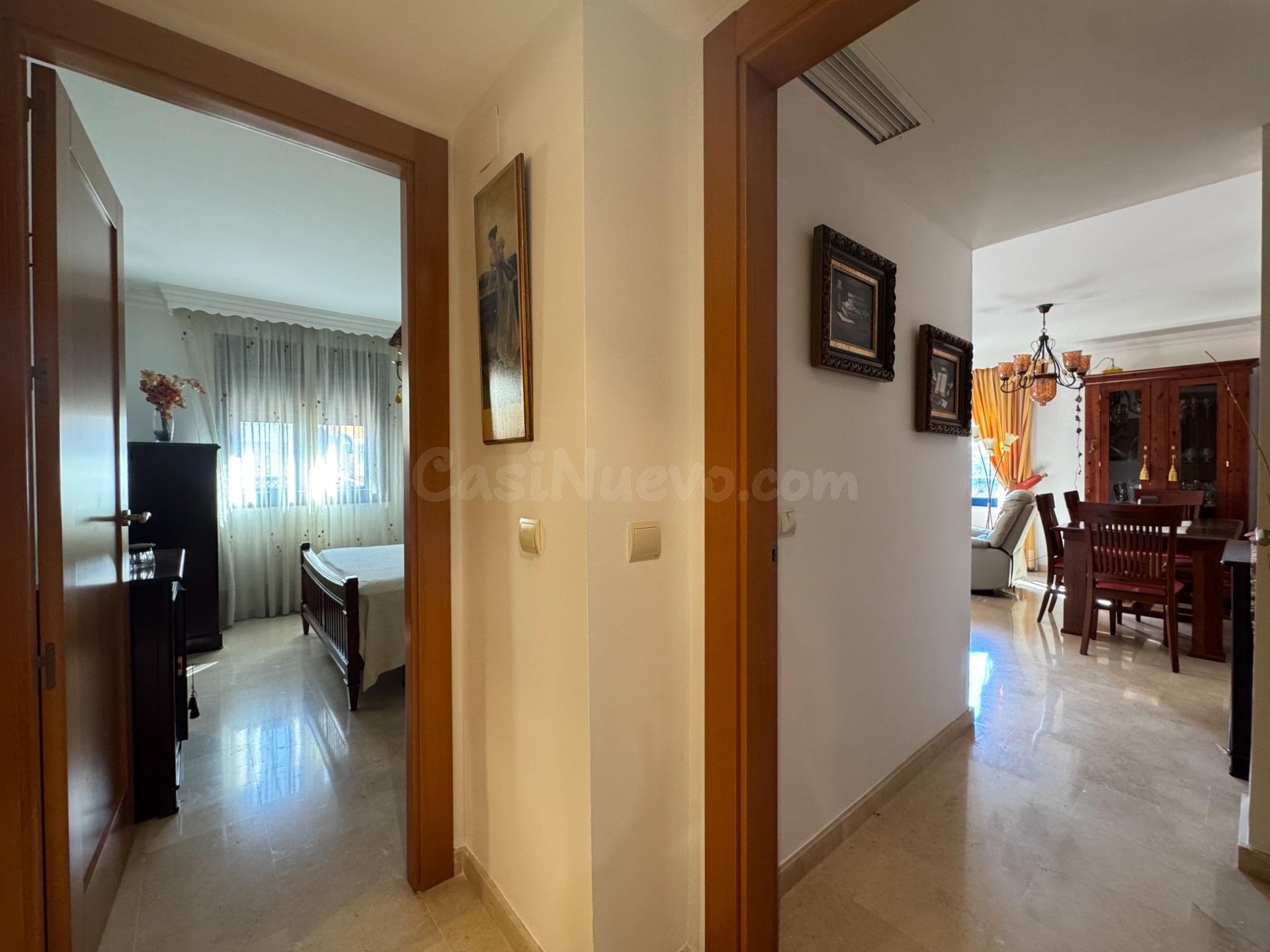 Amplio piso en esquina con tres grandes terrazas a solo unos - foto 4