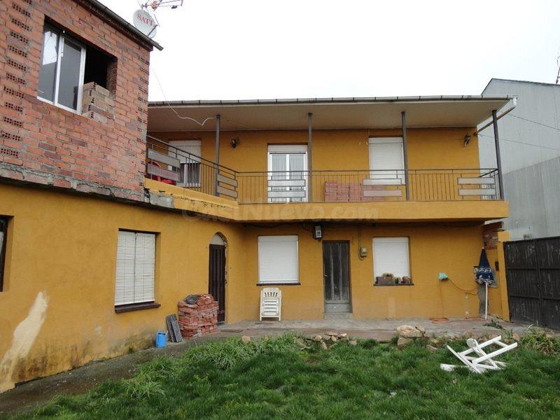 CASA CON TERRENO EN CAMPONARAYA - INMUEBLE SIN POSESION