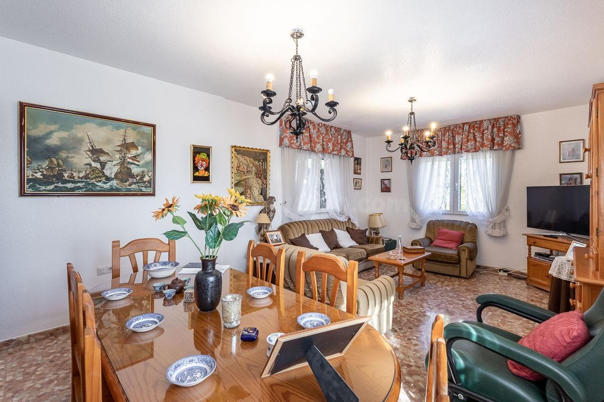 CHALET CON PARCELA URBANIZABLE - foto 5