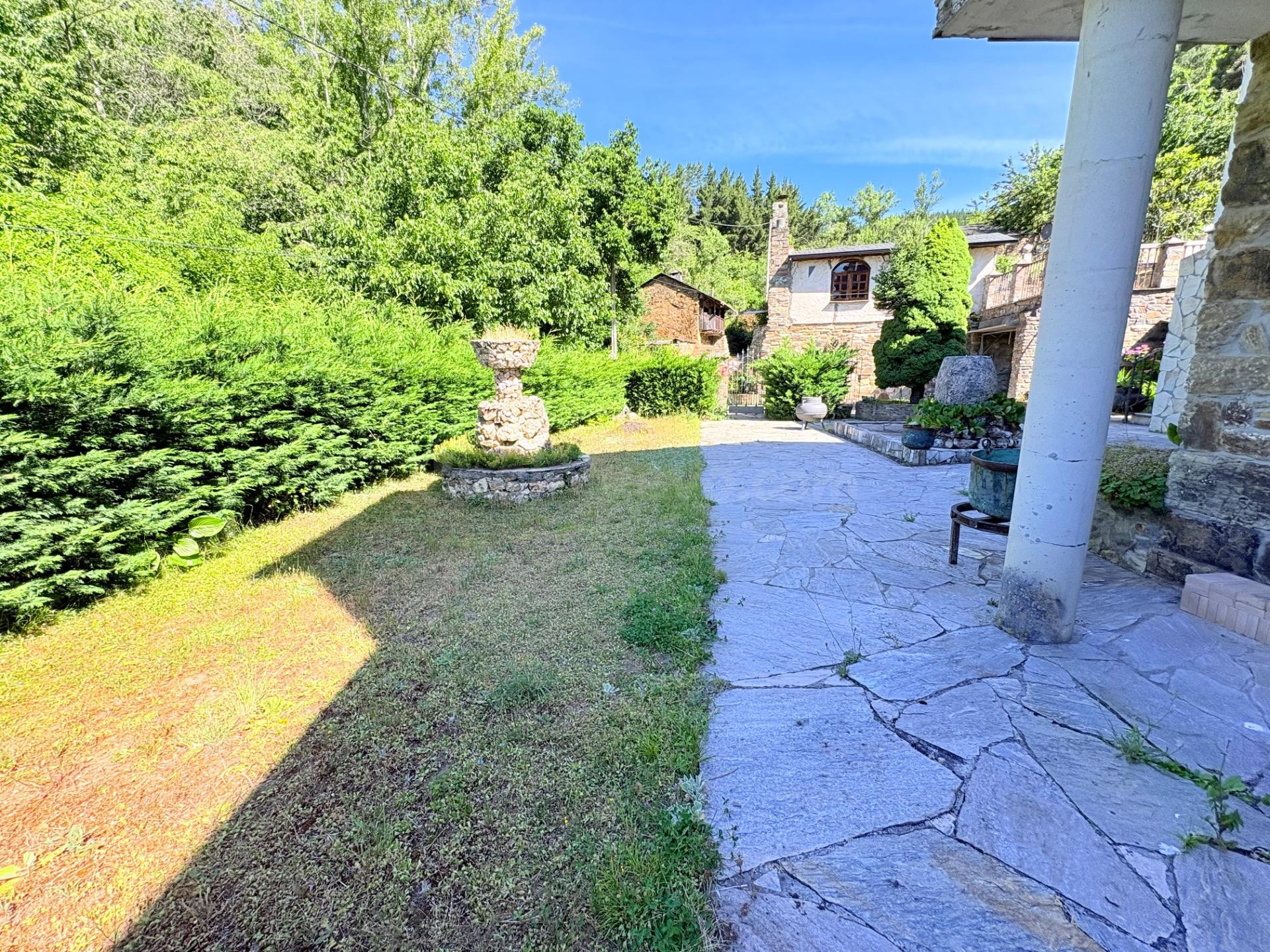 CHALET CON TERRENO + NAVE + CASA AUXILIAR - foto 3