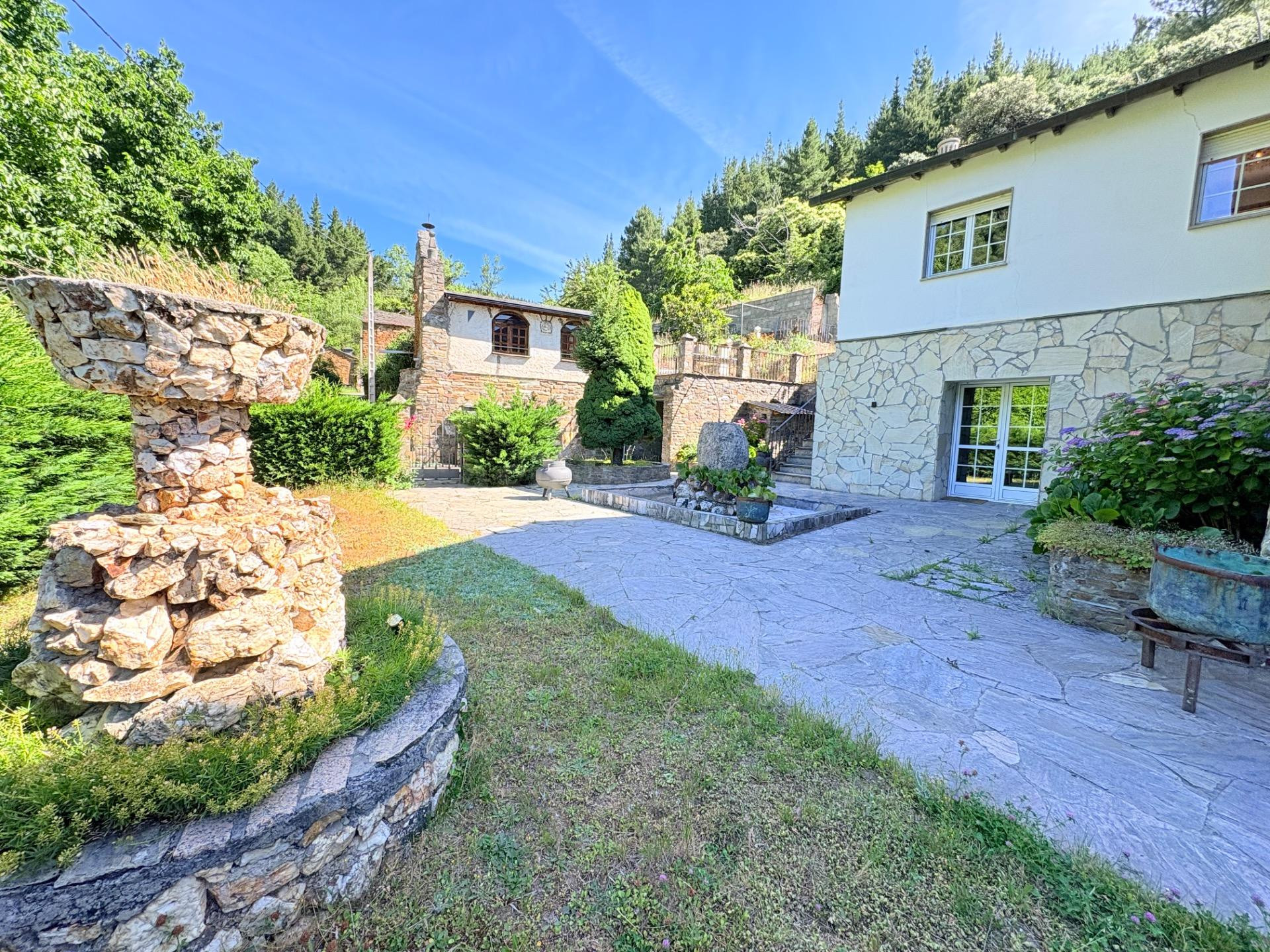 CHALET CON TERRENO + NAVE + CASA AUXILIAR - foto 4