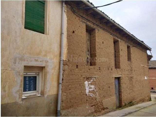 CASA PARA REFORMAR  EN GRAJAL DEL CAMPO - foto 2