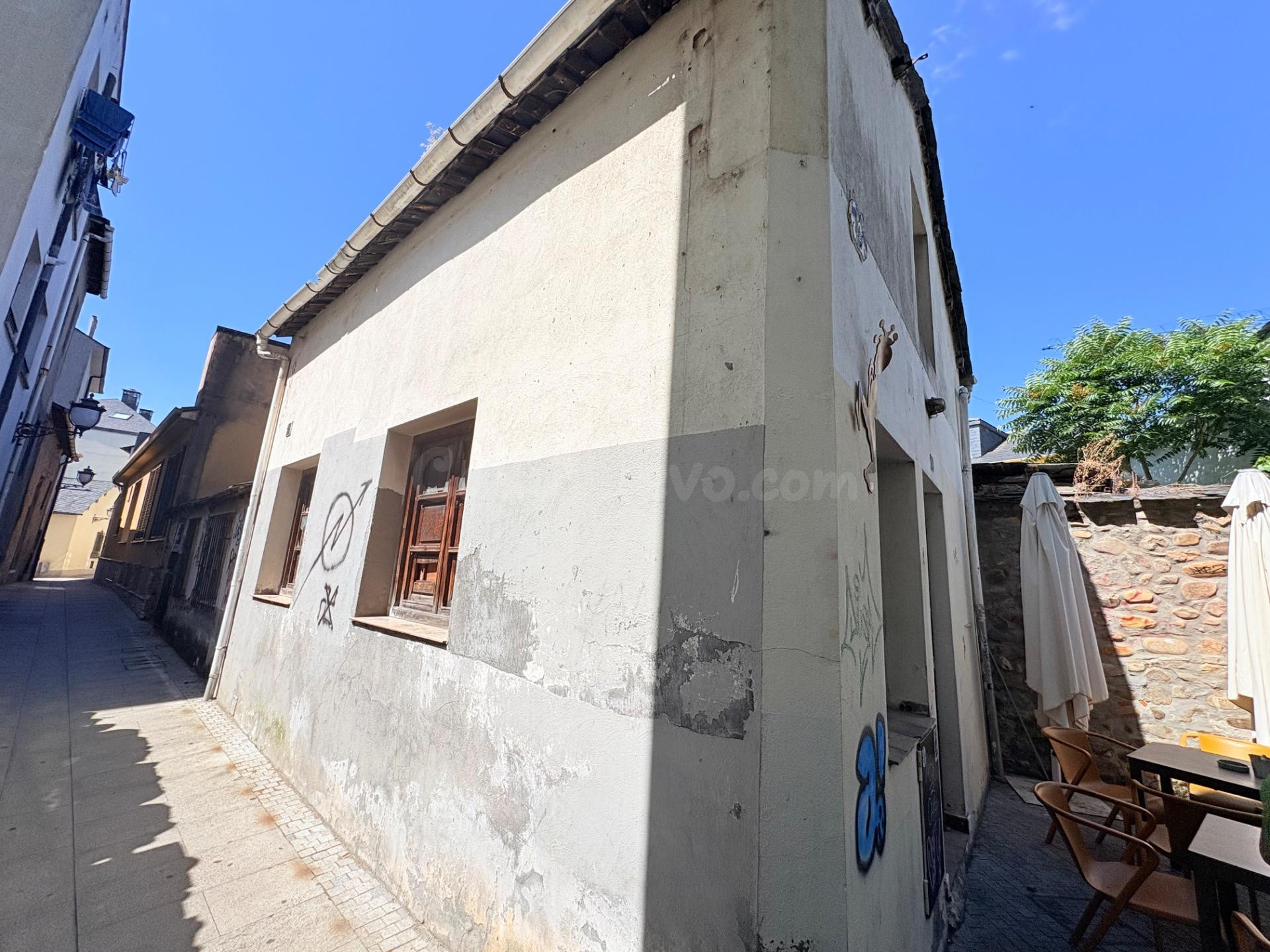 CONJUNTO DE 2 CASAS EN EL CASCO ANTIGUO DE PONFERRADA