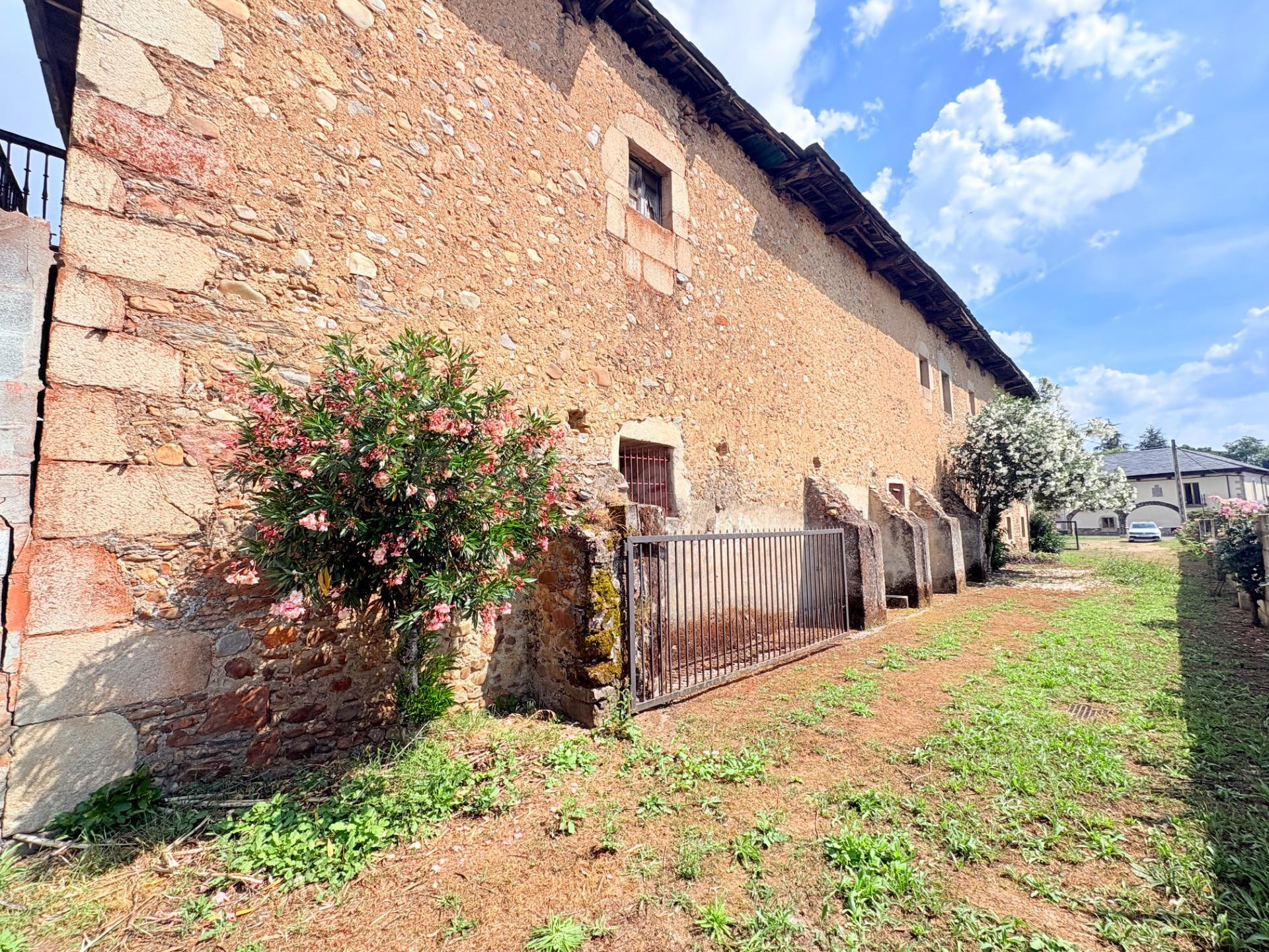 INCREIBLE CASONA DE PIEDRA EN PLENO CAMINO DE SANTIAGO - foto 2