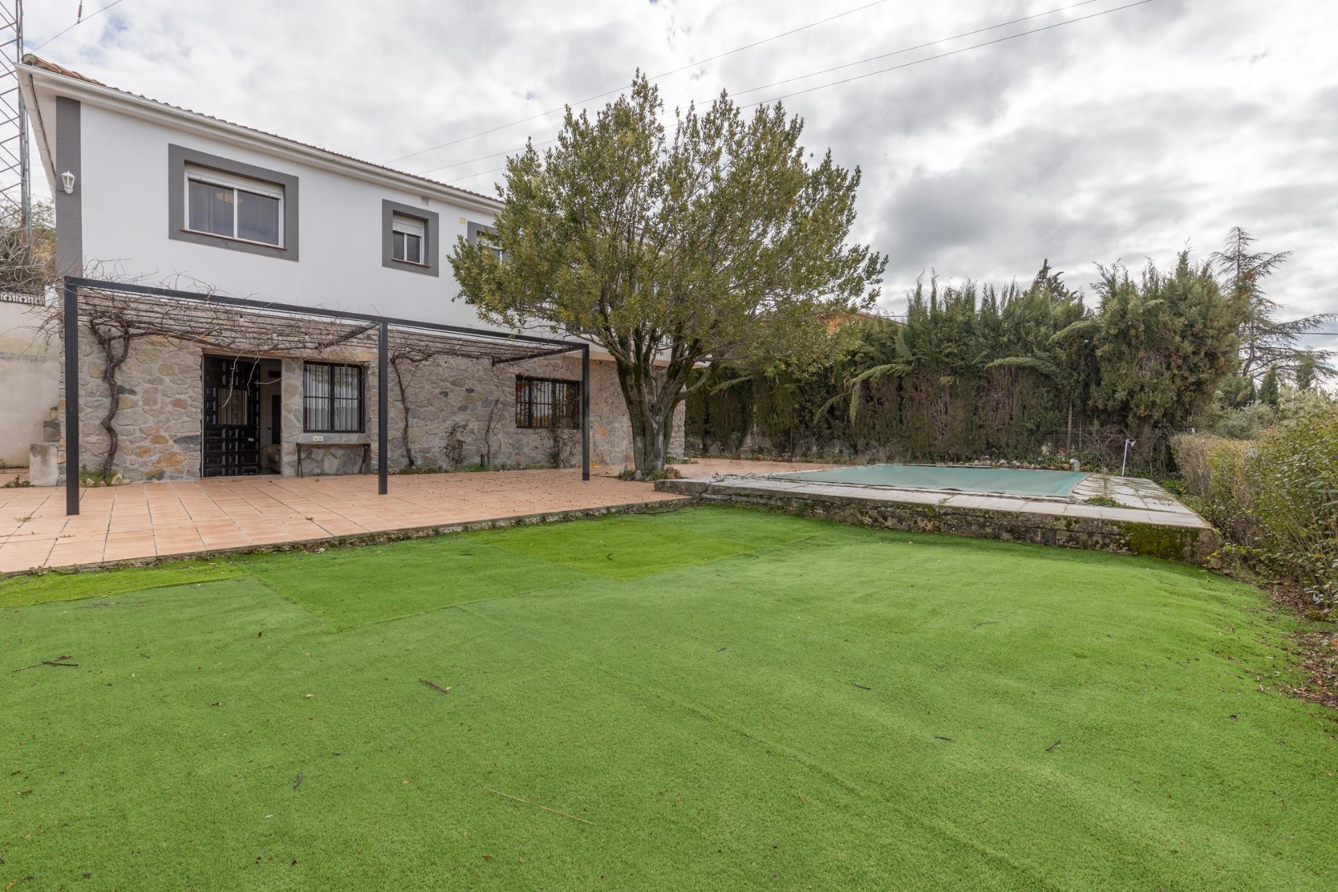 ESPECTACULAR CASA CON LICENCIA TURISTICA EN HUETOR SANTILLAN