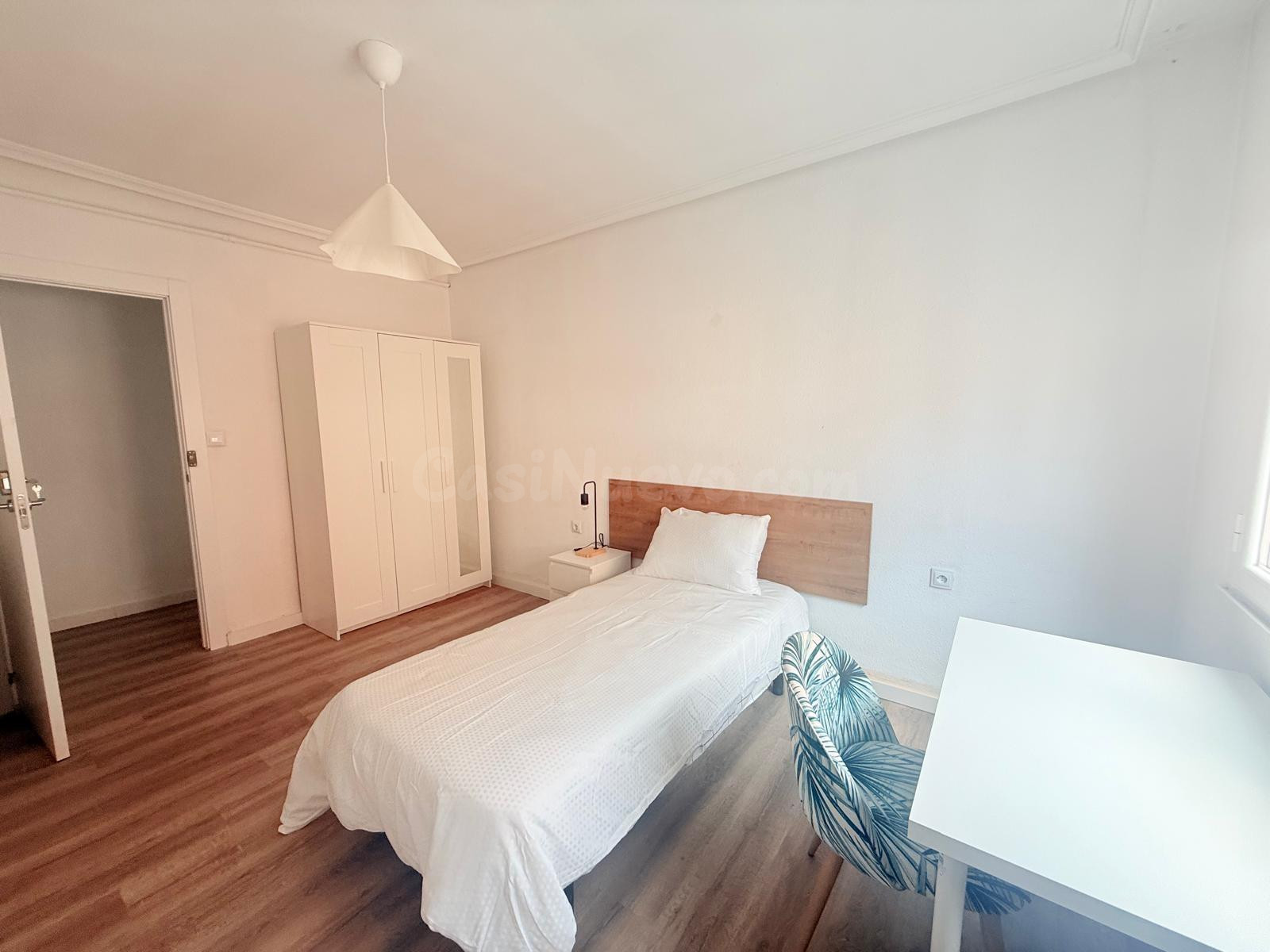 ALQUILER DE habitaciones PARA ESTUDIANTES 200€. CERCA DE LA  - foto 4
