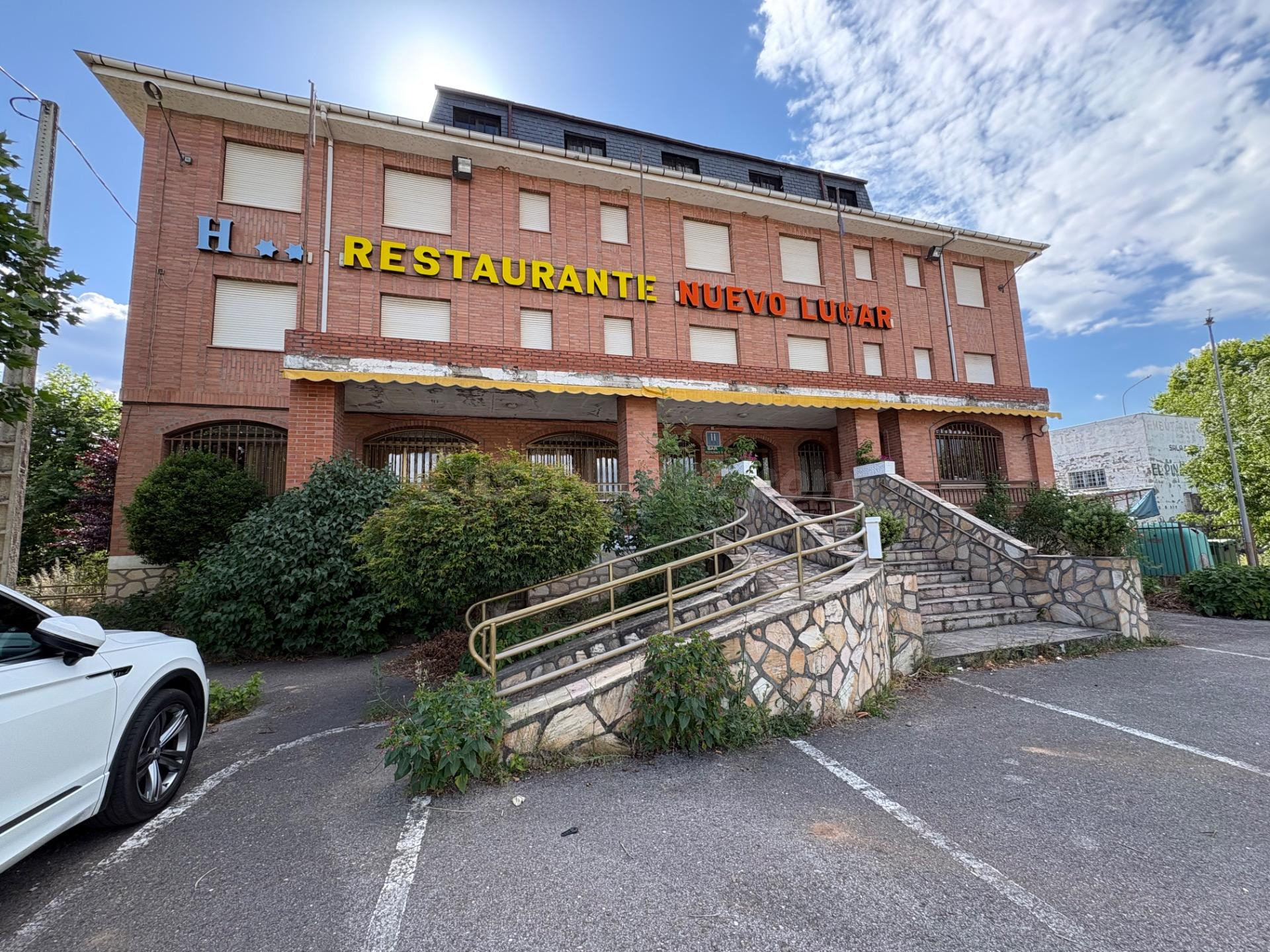 COMPLEJO HOTELERO EN LA NACIONAL VI - GRAN OPORTUNIDAD DE IN