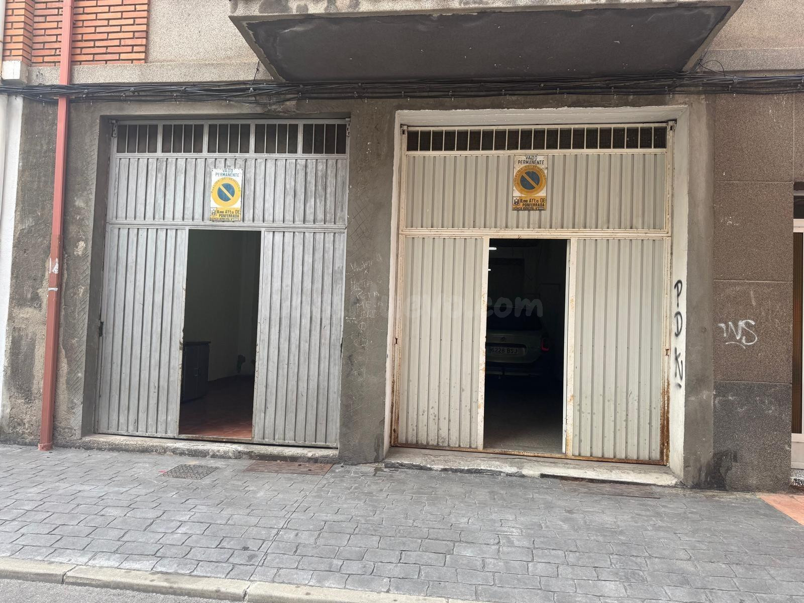 VENTA DE LOCAL-GARAJE CON VADO PERMANENTE