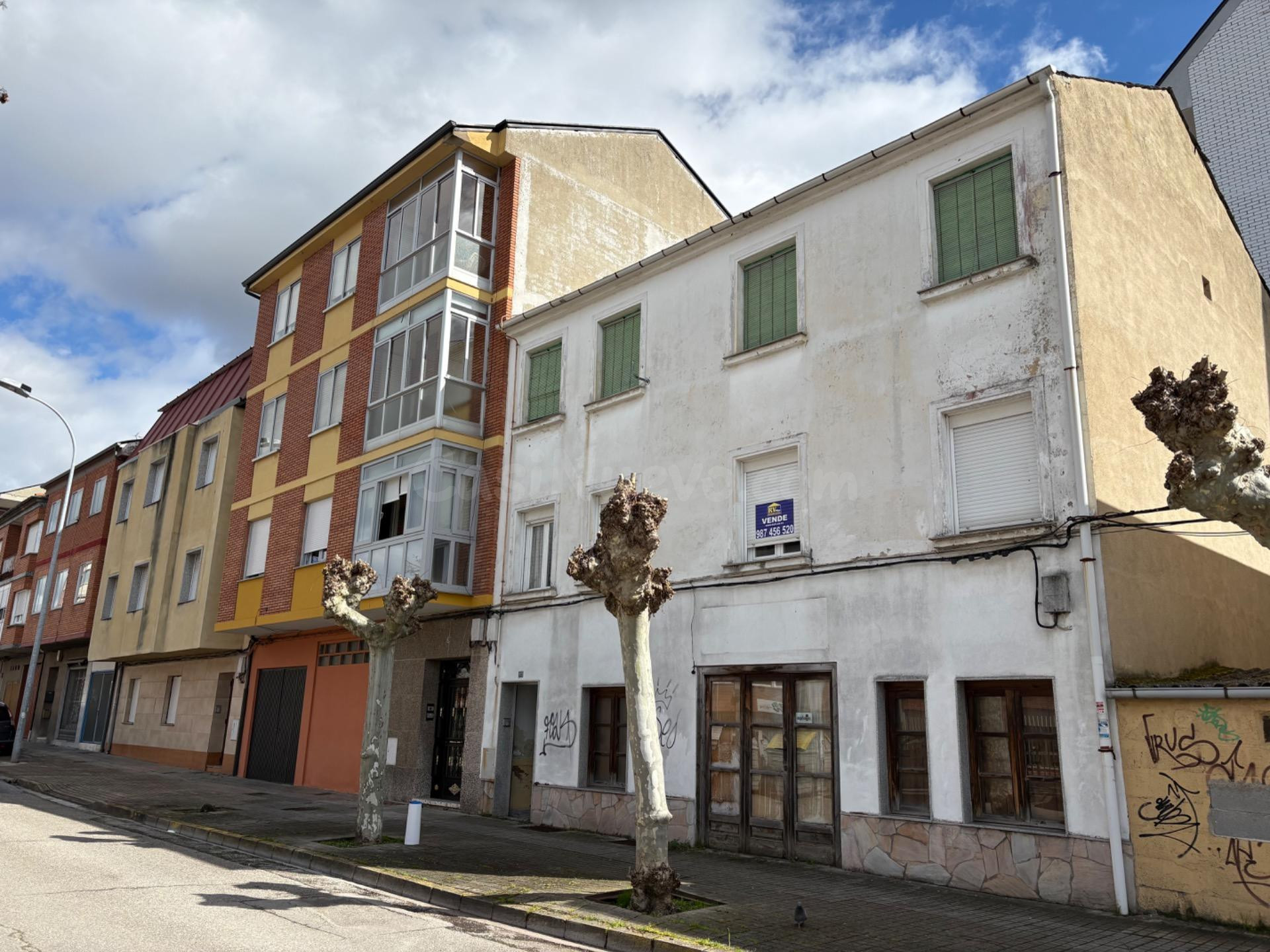 EDIFICIO EN FLORES DEL SIL - foto 2