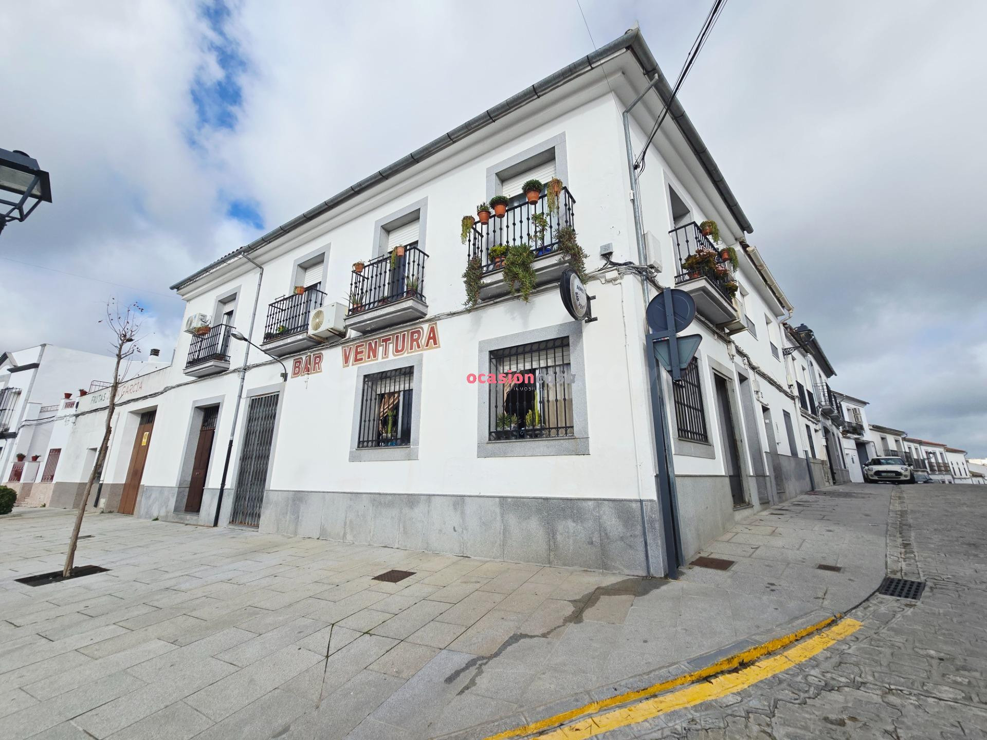 SE VENDE CASA EN ESQUINA JUNTO A SAN BARTOLOME - foto 3